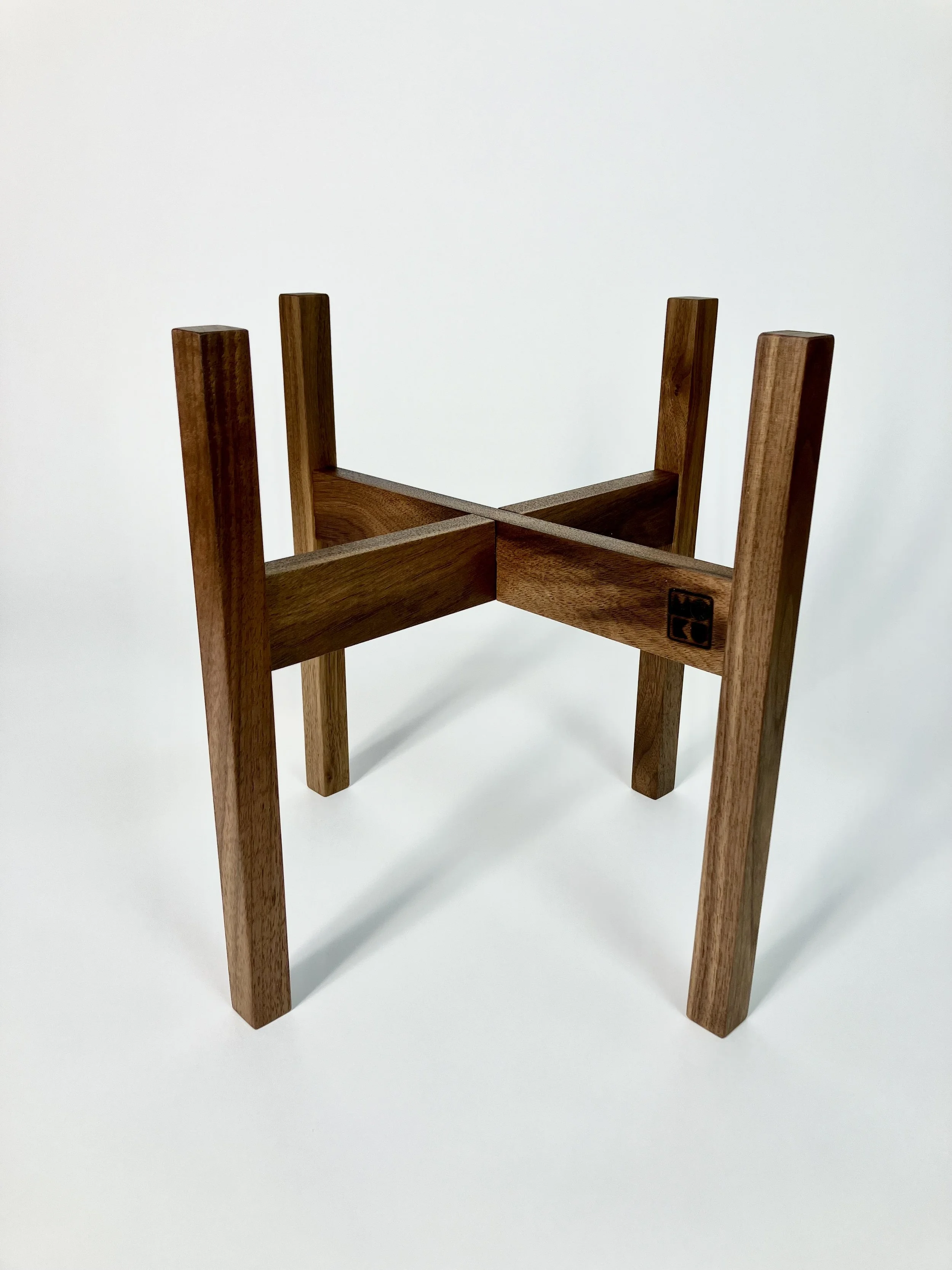 Plant pot stand - Walnut