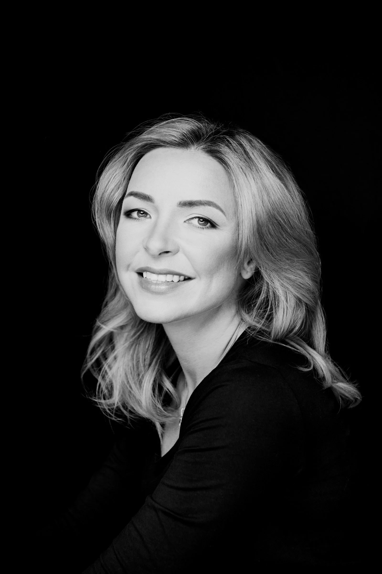 2023-04-13 Lida Headshots-371 bw web.jpg