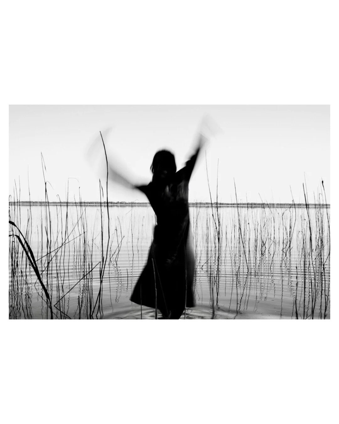 &bull;
(fr) s&eacute;lection de photographies de danse cr&eacute;atives.
N&rsquo;h&eacute;sitez pas &agrave; me contacter pour organiser votre propre shooting !
avec @aureliepoles 

(en) a selection of creative dance photographies.
Feel free ton cont