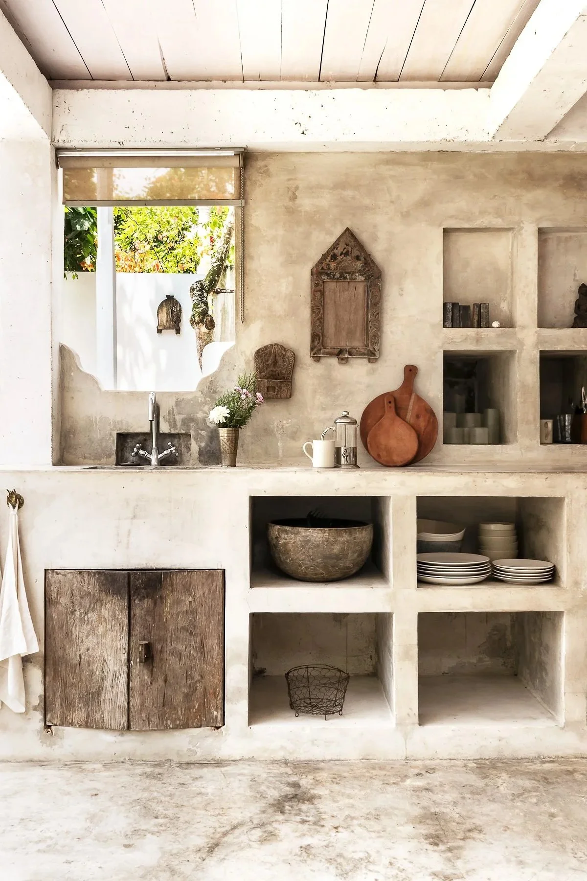 Cuisine éco-construite en bois et en ciment naturel Florian Coelo Photographe Architecture et décoration intérieure Angers Nantes Bretagne Bordeaux