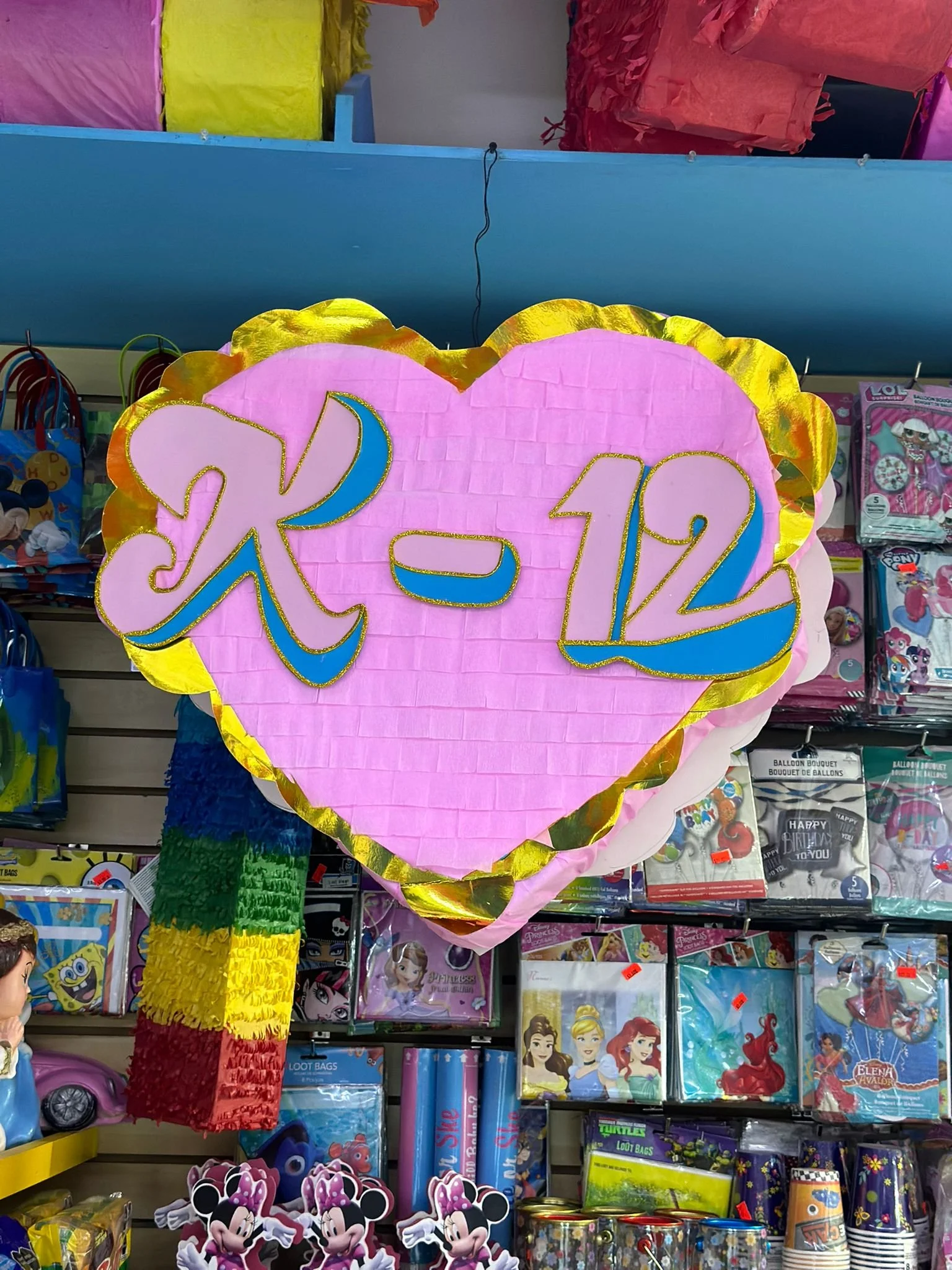 En celebracion de regreso a clases, desde los que van al kinder hasta los de la secundaria. 
Disponible en tus colores favoritos.