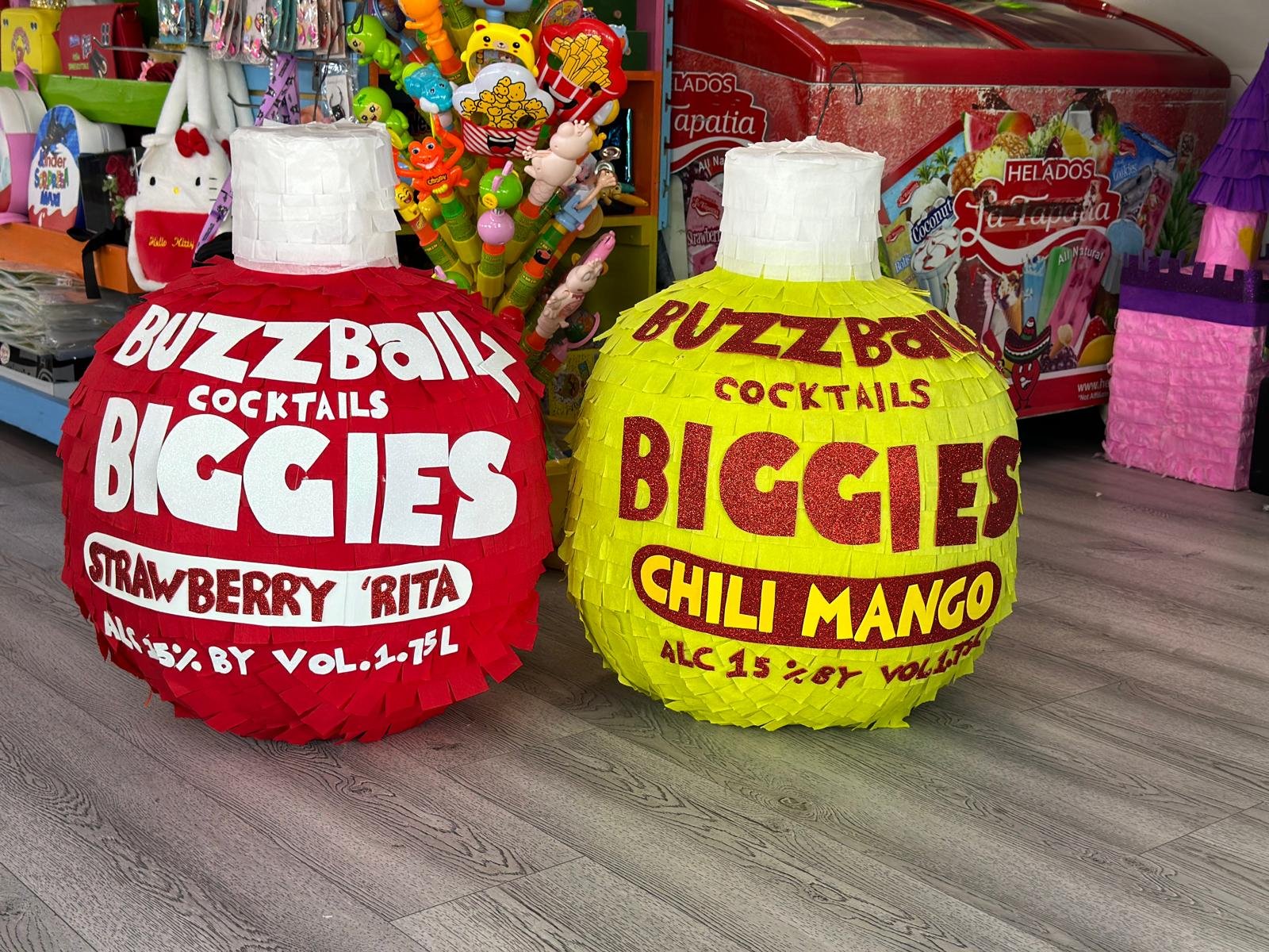 Para las fiestas de mayores de 21+  tenemos nuestras famosisimas BUZZBALLZ 
(tamaño estandar)
Escoge tu sabor preferido y nosotros lo hacemos. 