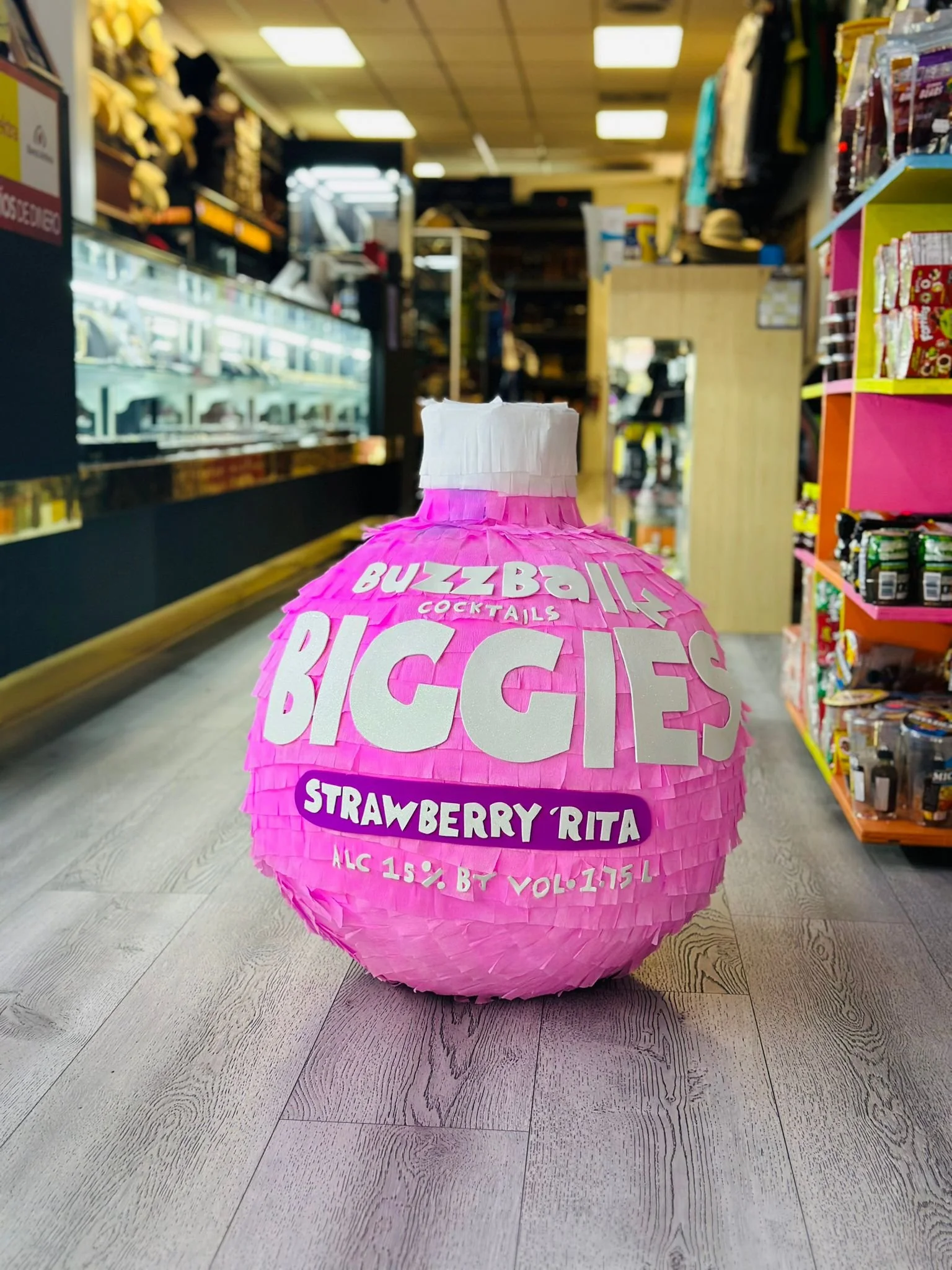 Piñata de Adulto ( BuzzBallz)
Hecho a mano por nosotros.

Nota: Tambien estan disponibles las  botellas jack Daniels, Don Julio, etc.
