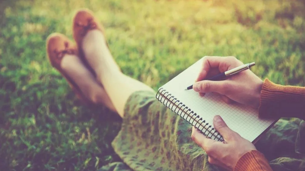 Writing-outdoors-1024x683-1.jpg
