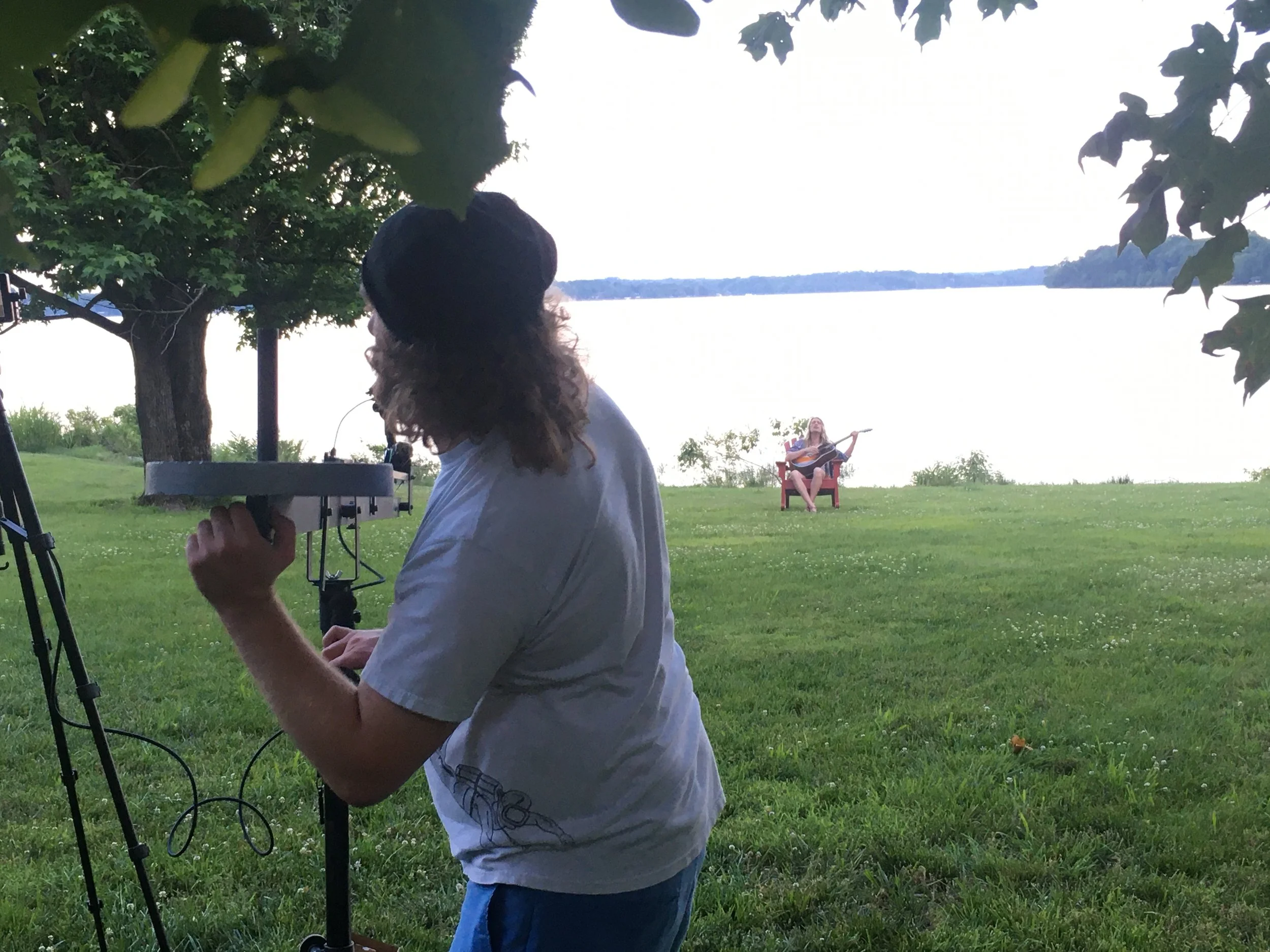 Watching the monitor while using the jib