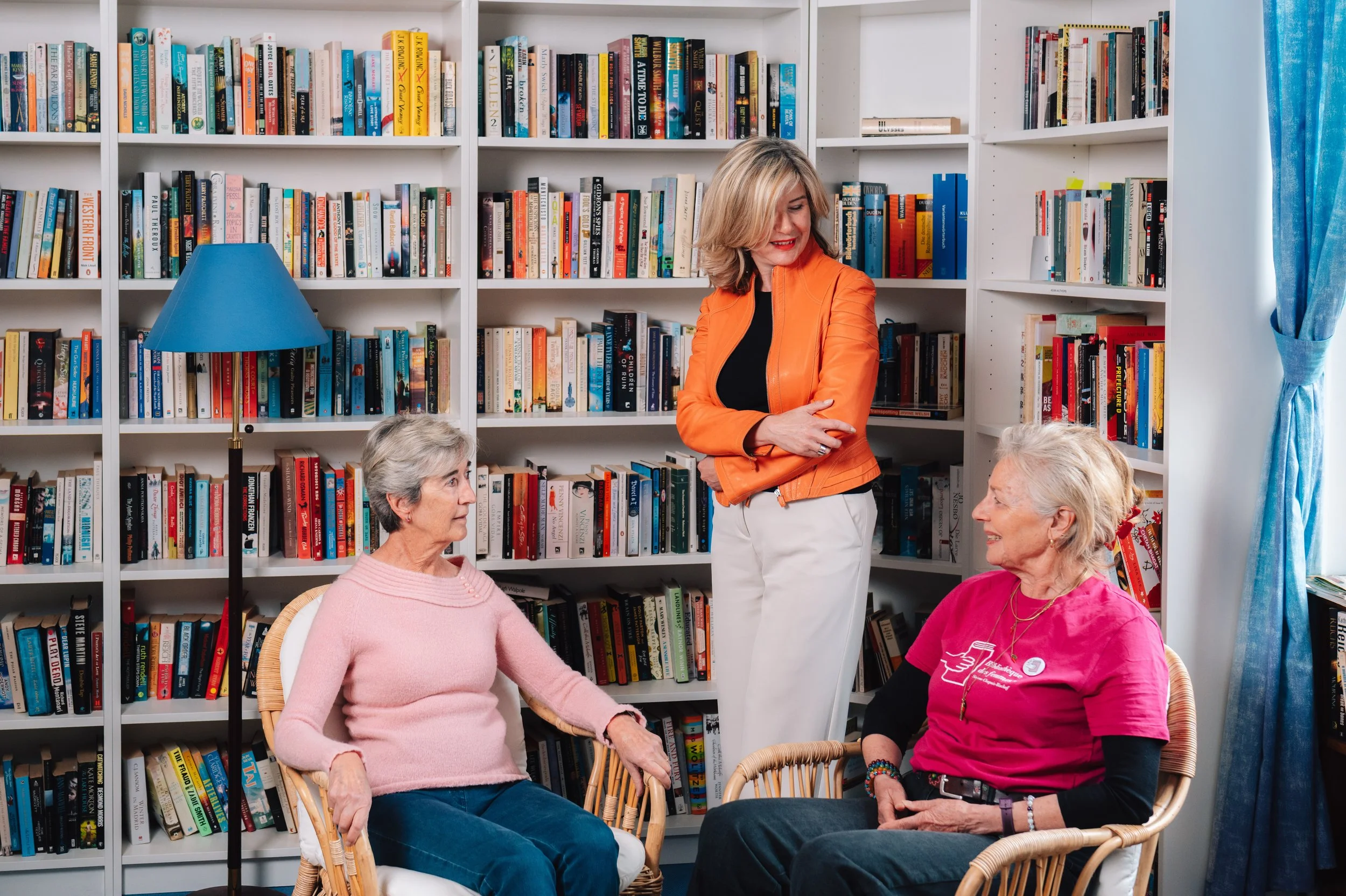 Portrait d'Eliane Lavanchy (gauche), Mihaela Lazar (centre) et Marinette Wannaz (droite) à la Maison de la Femme, dans le cadre de son 50e anniversaire, pour Le Temps.
