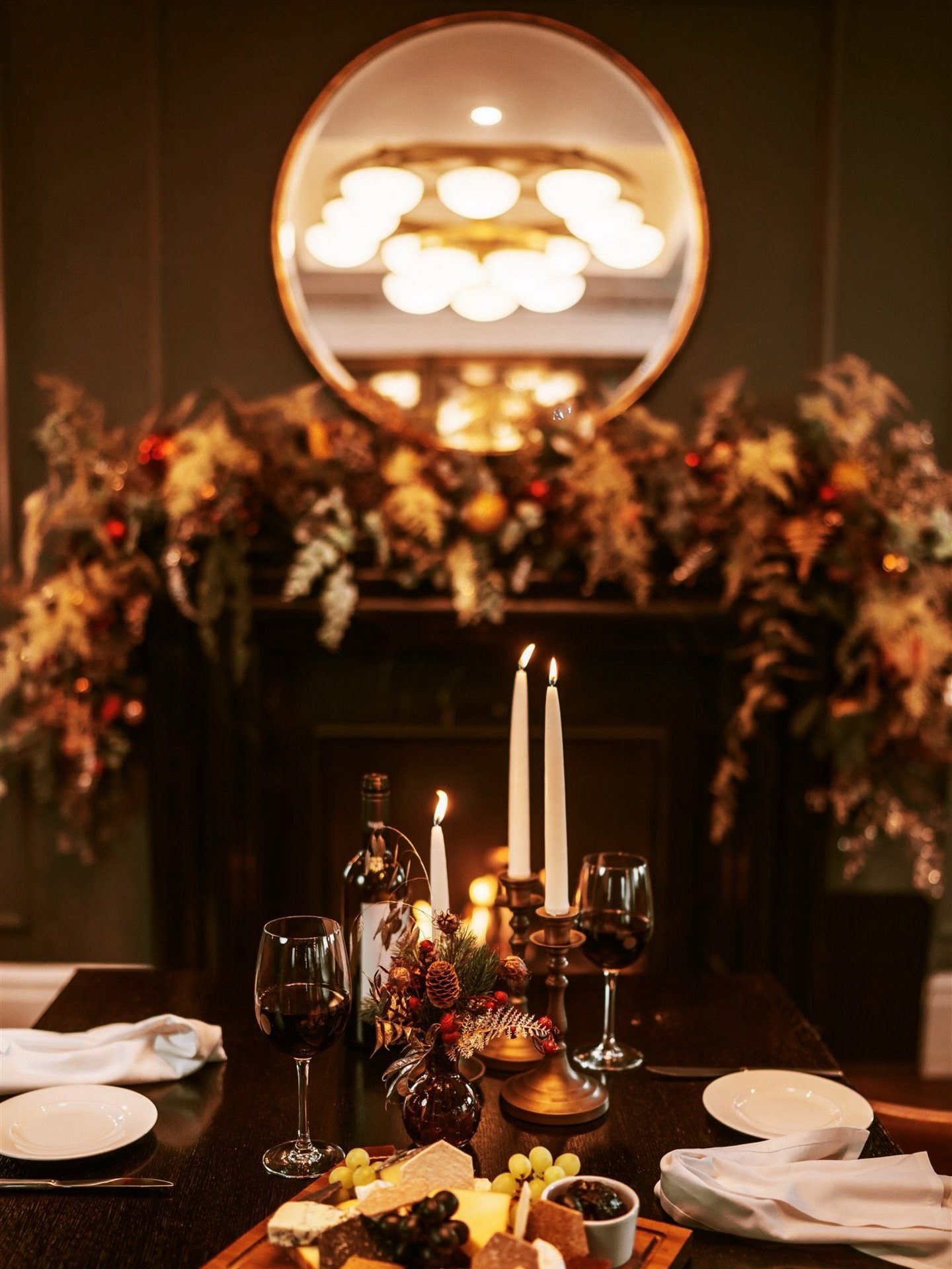Capturing Christmas at @thegainsboroughbathspa . 

All about the atmosphere. Beautiful festive details and a setting to match. Photographing the wine, cheese and afternoon teas, and the beautiful displays throughout the hotel was a great way to get i