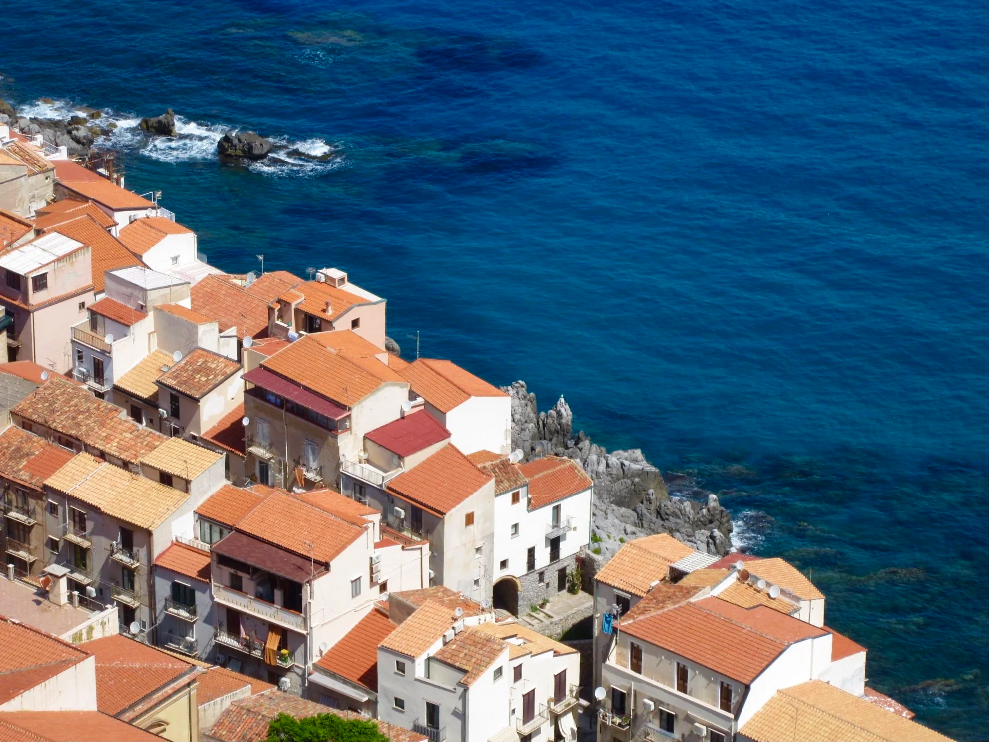 Travel Sicily Without a Car: Itineraries &amp; Tips