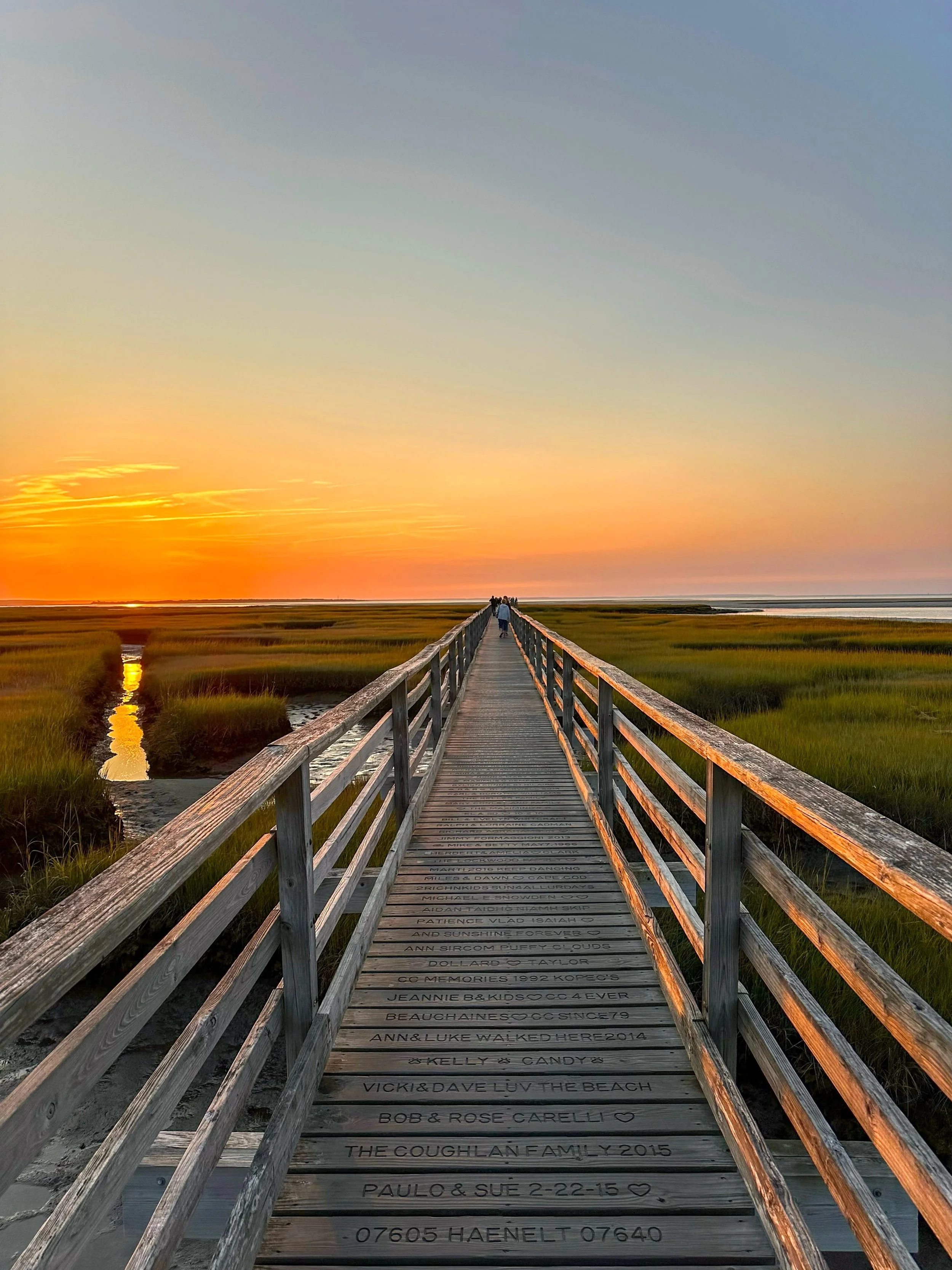 There&rsquo;s still time to book your Cape Cod vacation this summer! 🩵🦞🐚🦪🌾

I am heading to Chatham for my annual Cape Cod trip soon and it&rsquo;s something I look forward to every year. Waking up and getting coffee, having an afternoon cocktai