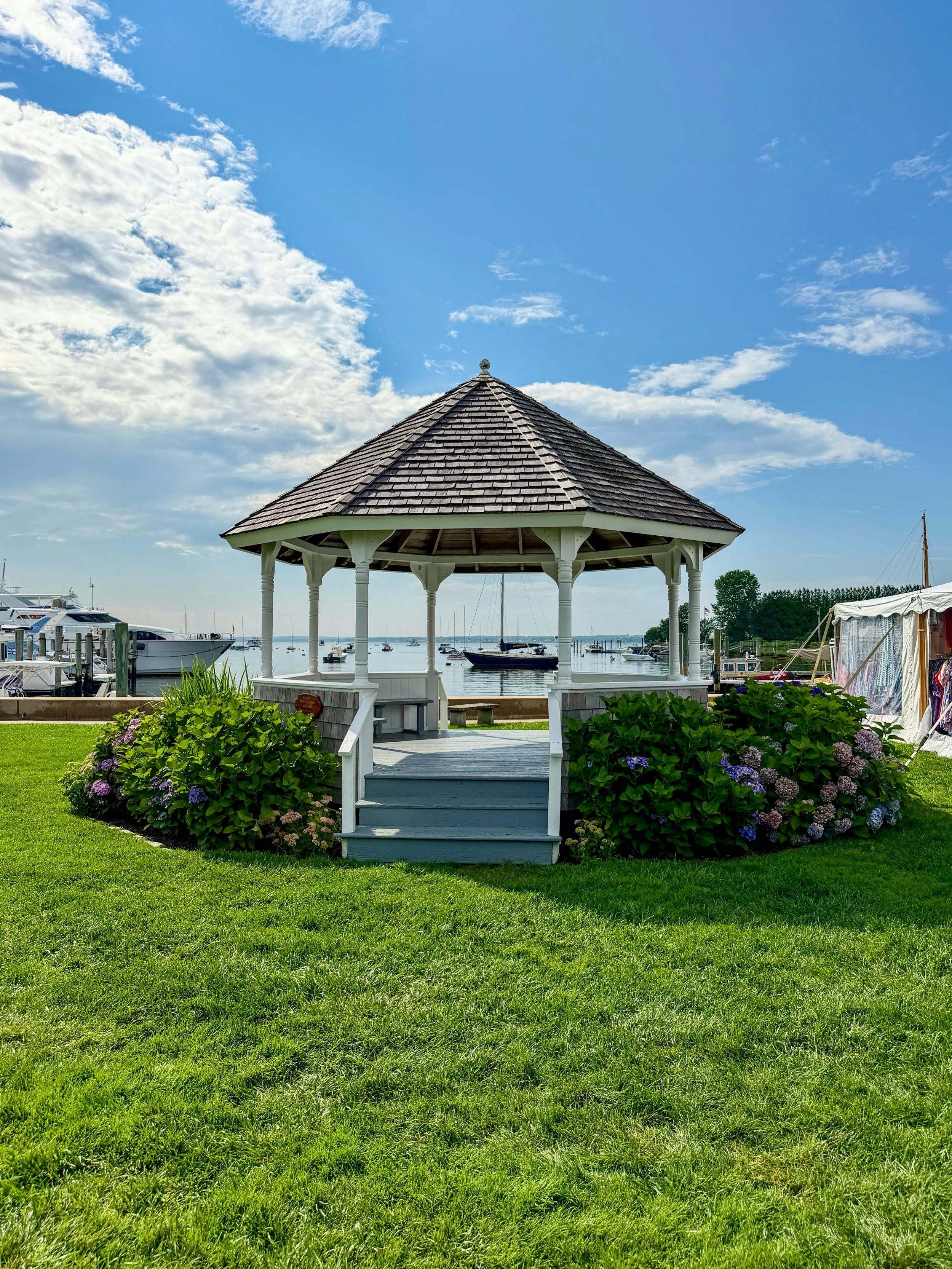 Moments from a New England summer 🤍🐚🌊🦞

I know there are still technically a few weeks left of summer, but the end of August always feels like the unofficial end. So, I wanted to share some of my favorite moments from the past few months as we mo