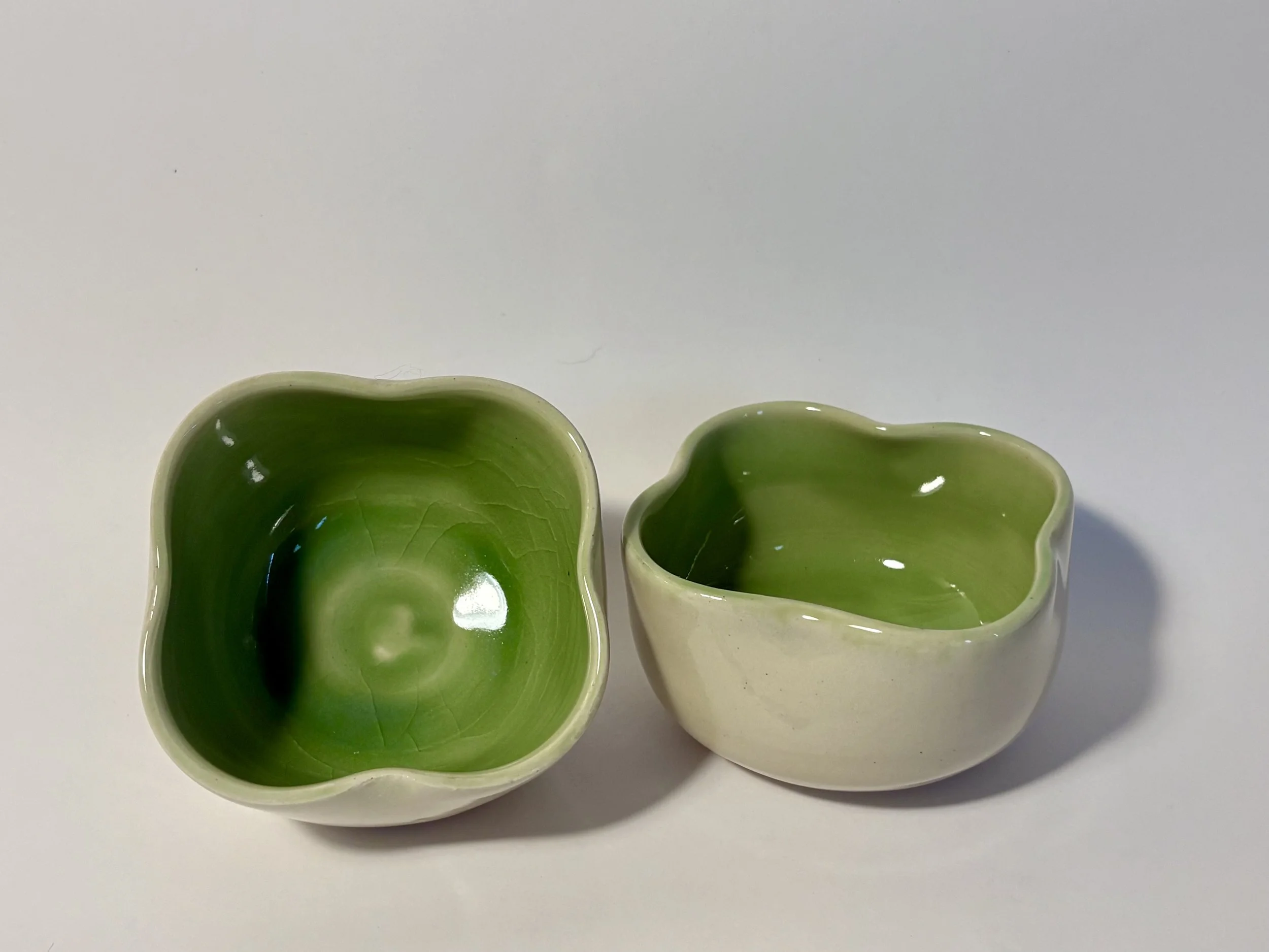 MINI GREEN CERAMIC PETAL BOWL