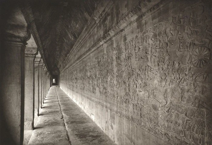 Kenro Izu, "Angkor Wat 107"