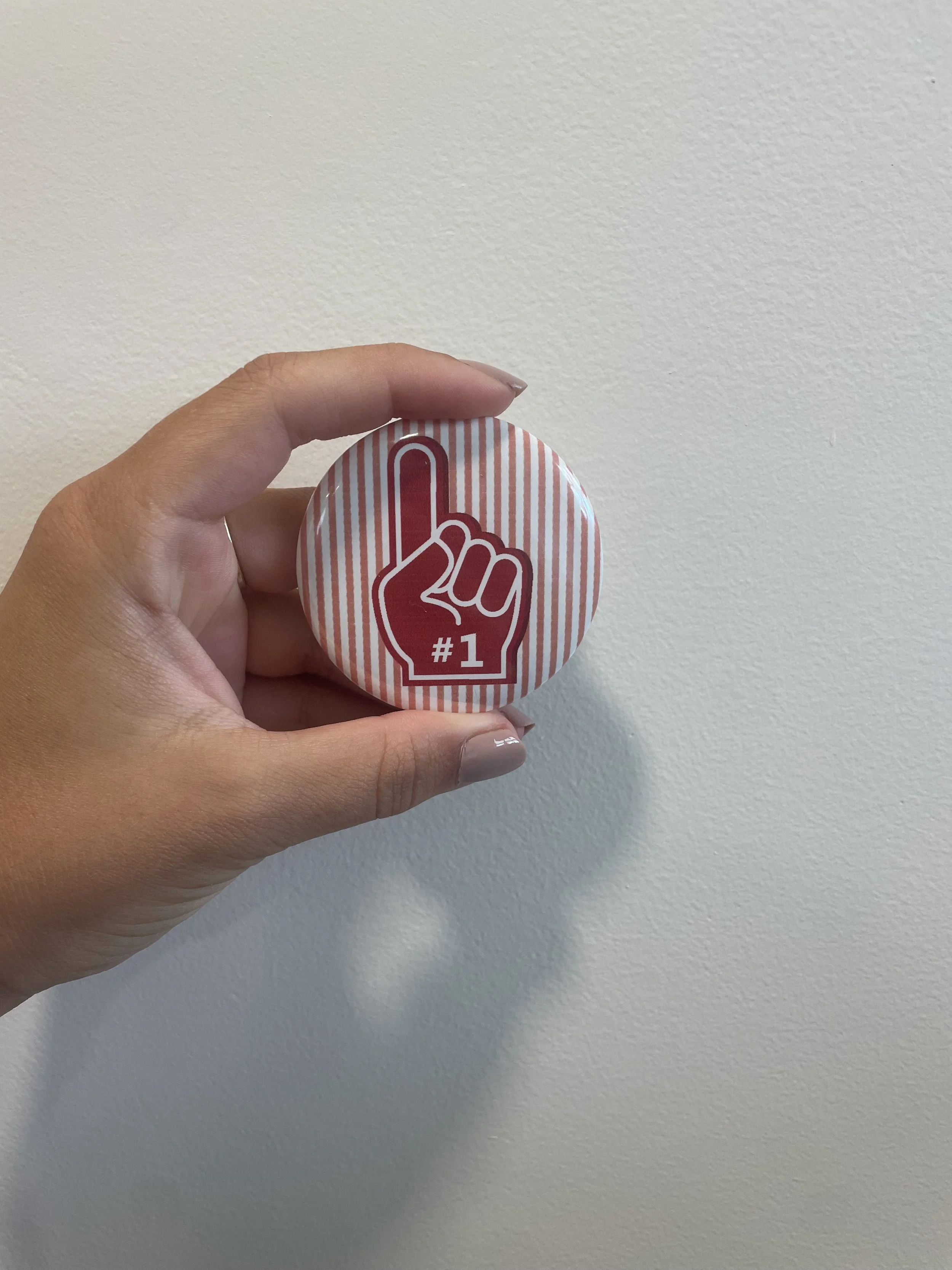 STRIPE FOAM FINGER BUTTON