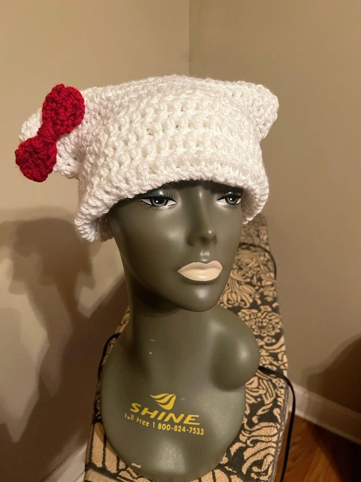 Hello Kittly Cat Beanie.jpg