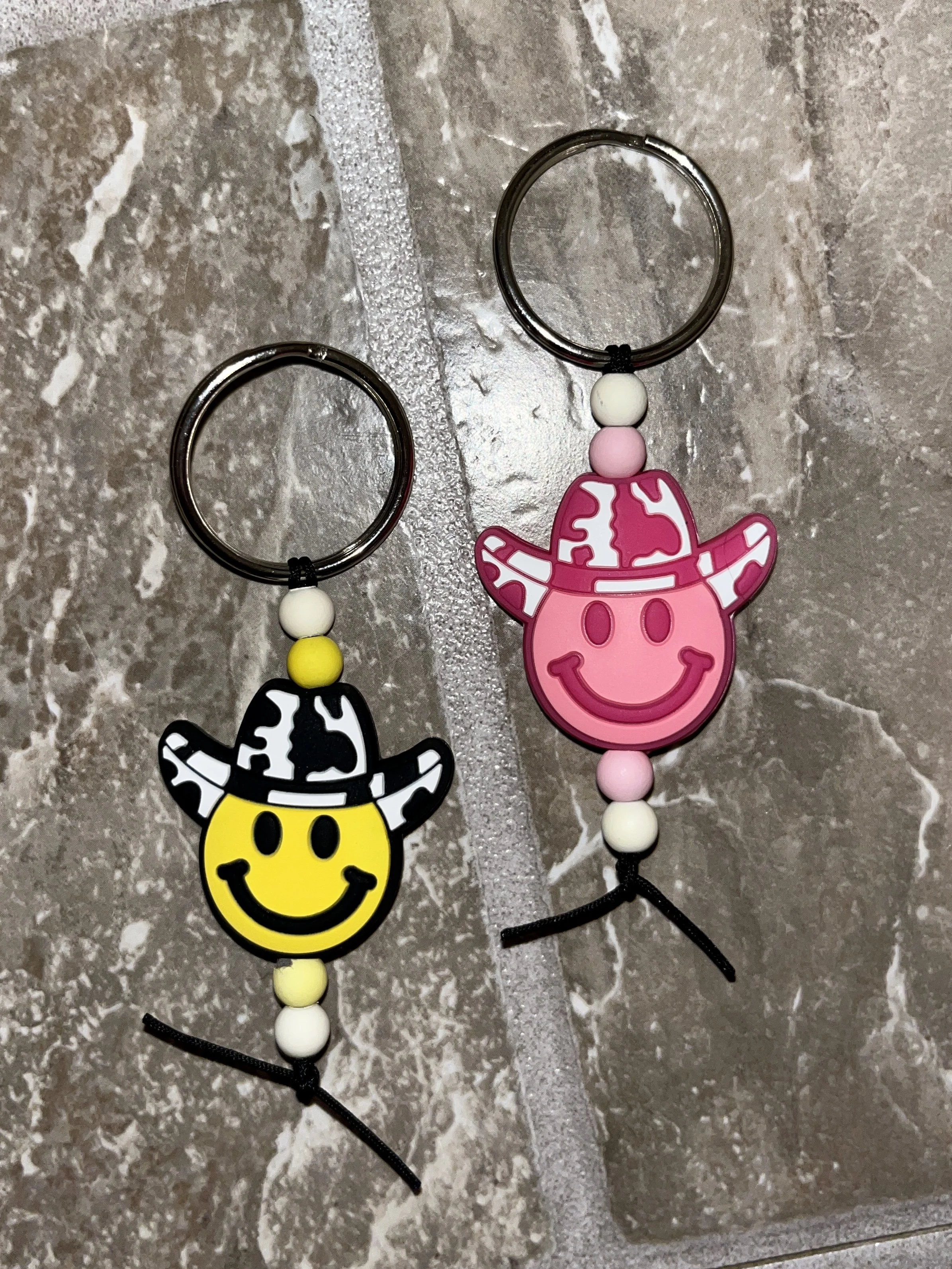 COUNTRY EMOJI KEYCHAIN