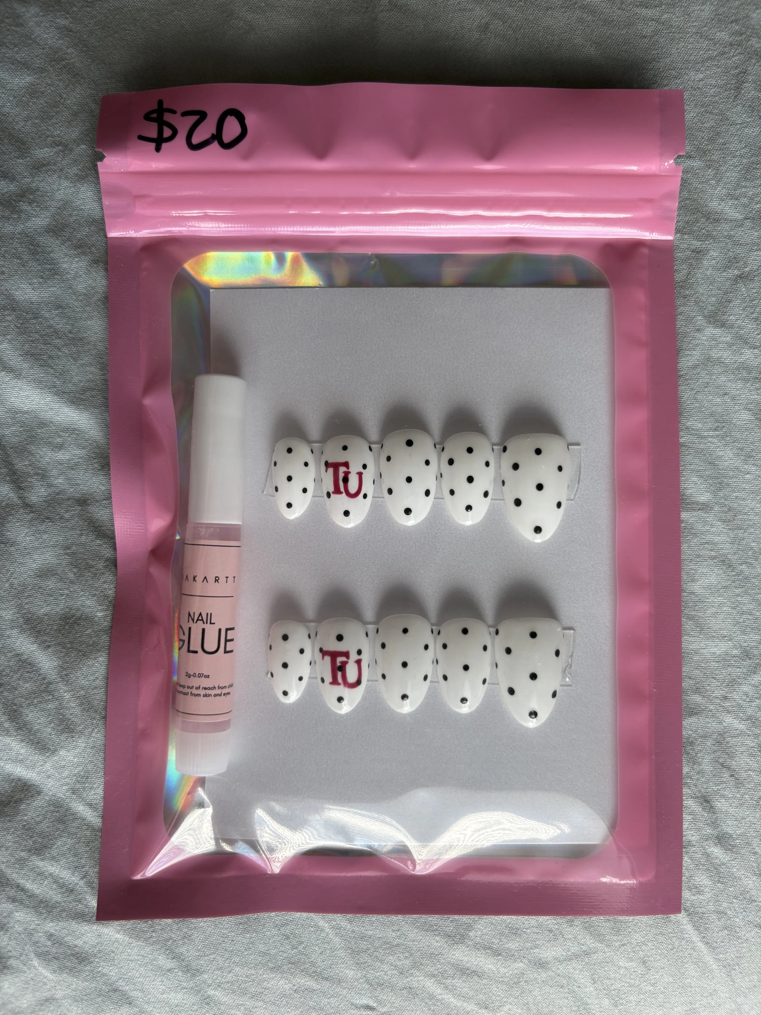 WHITE TROY U NAILS
