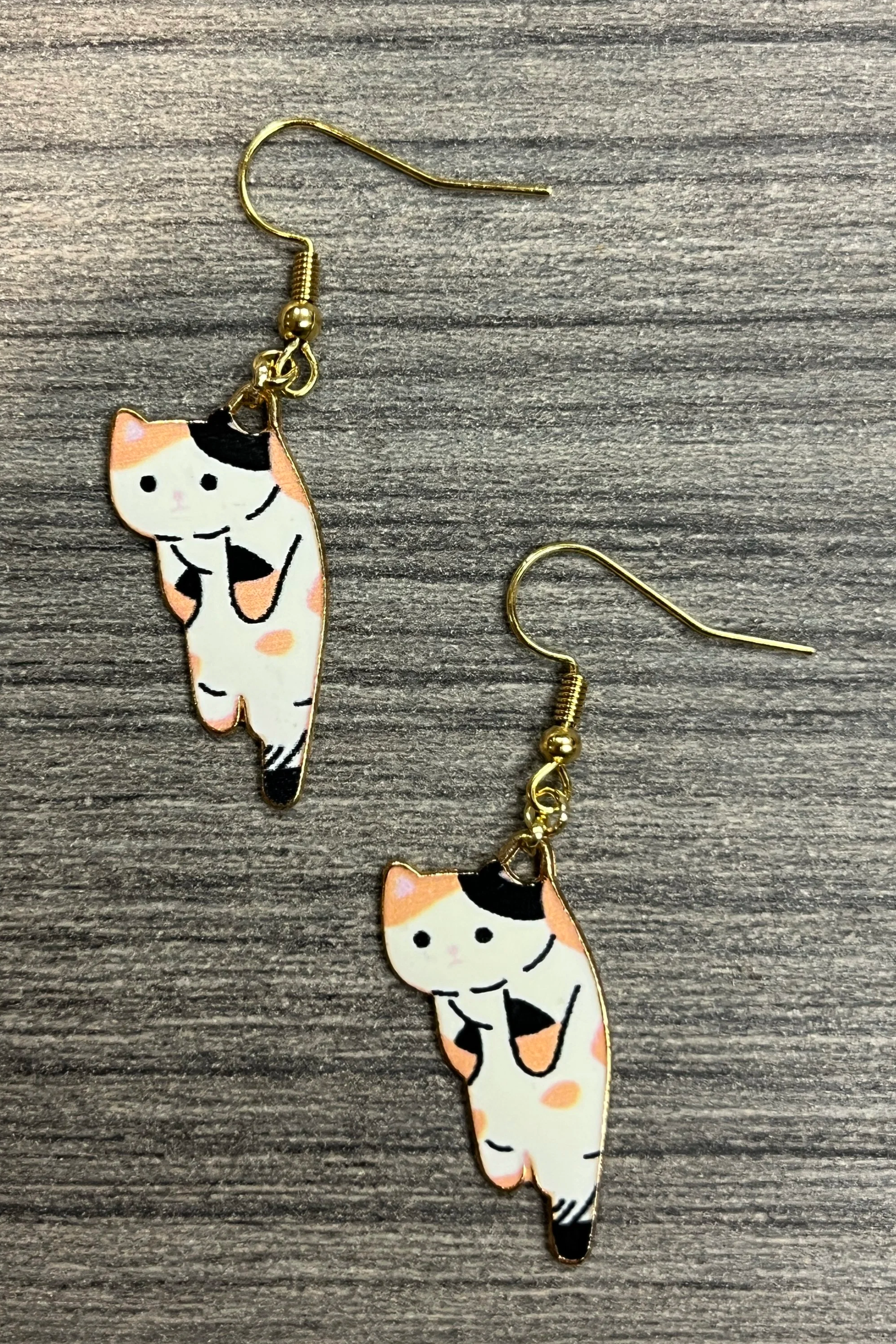 Dangling+Cat+Earrings+%28Orange%29.png