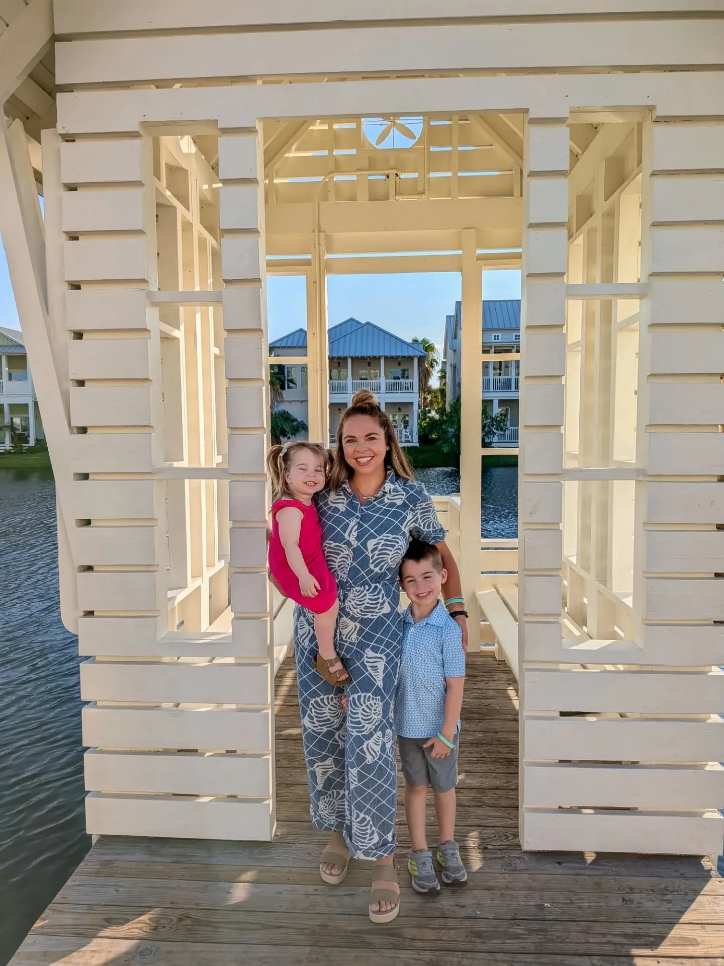 Another day of sunshine, lazy days, and sunset golf rides. 
...
Thankful for doing absolutely nothing with you all, family.
.
.
.
#cinnamonshore #portaransastx #fallbreak