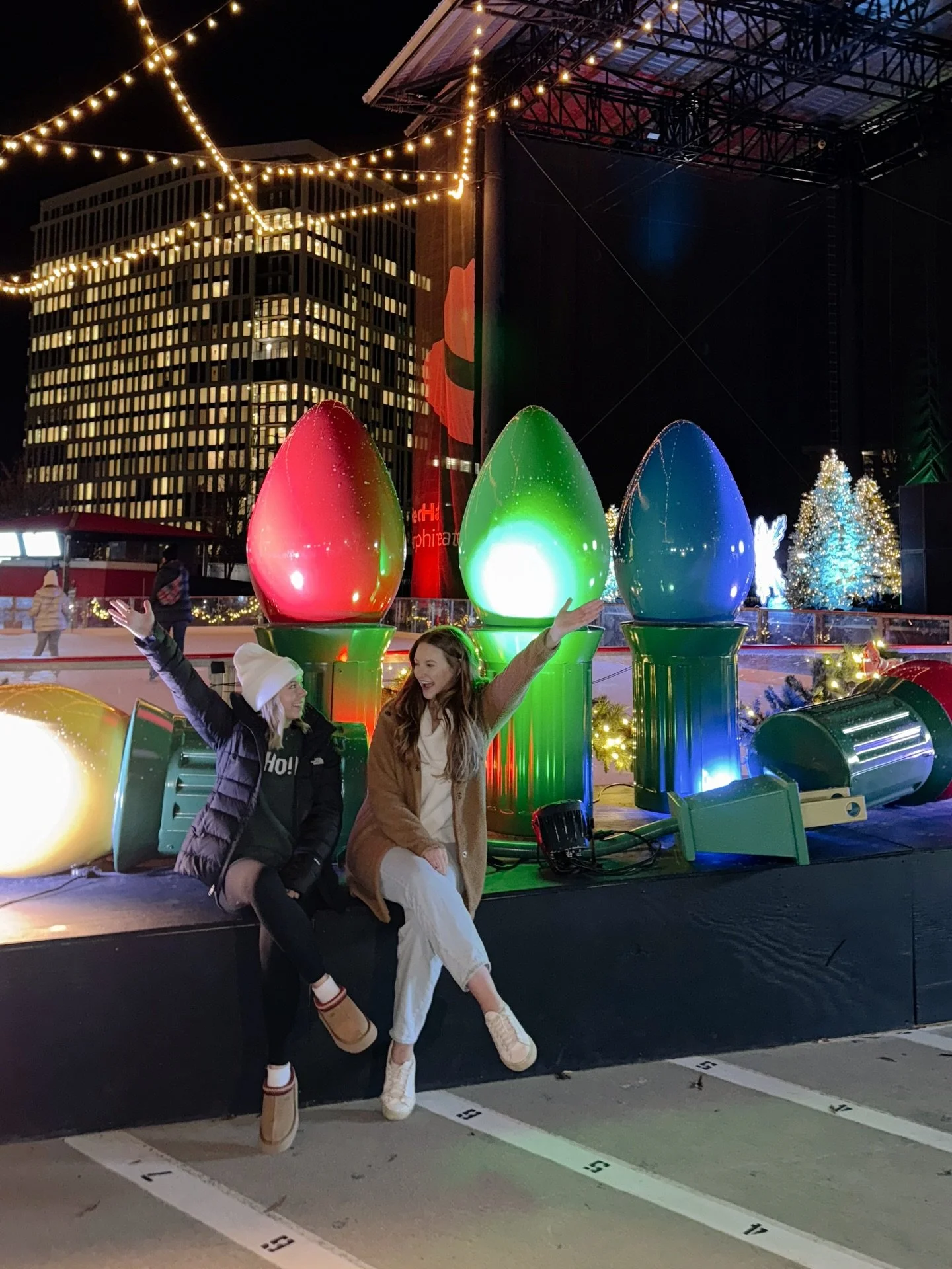 Happy Holidays &amp; Merry Christmas from the Thriving in Raleigh girlies 🎄

So grateful for this community and all the love this season 🤍

xo, Christy &amp; Olivia

&bull;
&bull;
&bull;
#raleigh #raleighnc #raleighnorthcarolina #northcarolina #nc