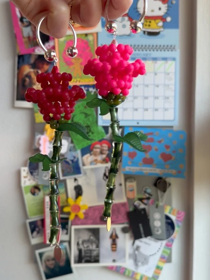 New X-tra bad baddie rose bag charms 🥀  This little baddie comes with a NEW genius screw-off ball clasp that lets you pierce through zippers, chains, bag straps, belts and buckles, basically anywhere that needs some personality. So everywhere? 😈

#