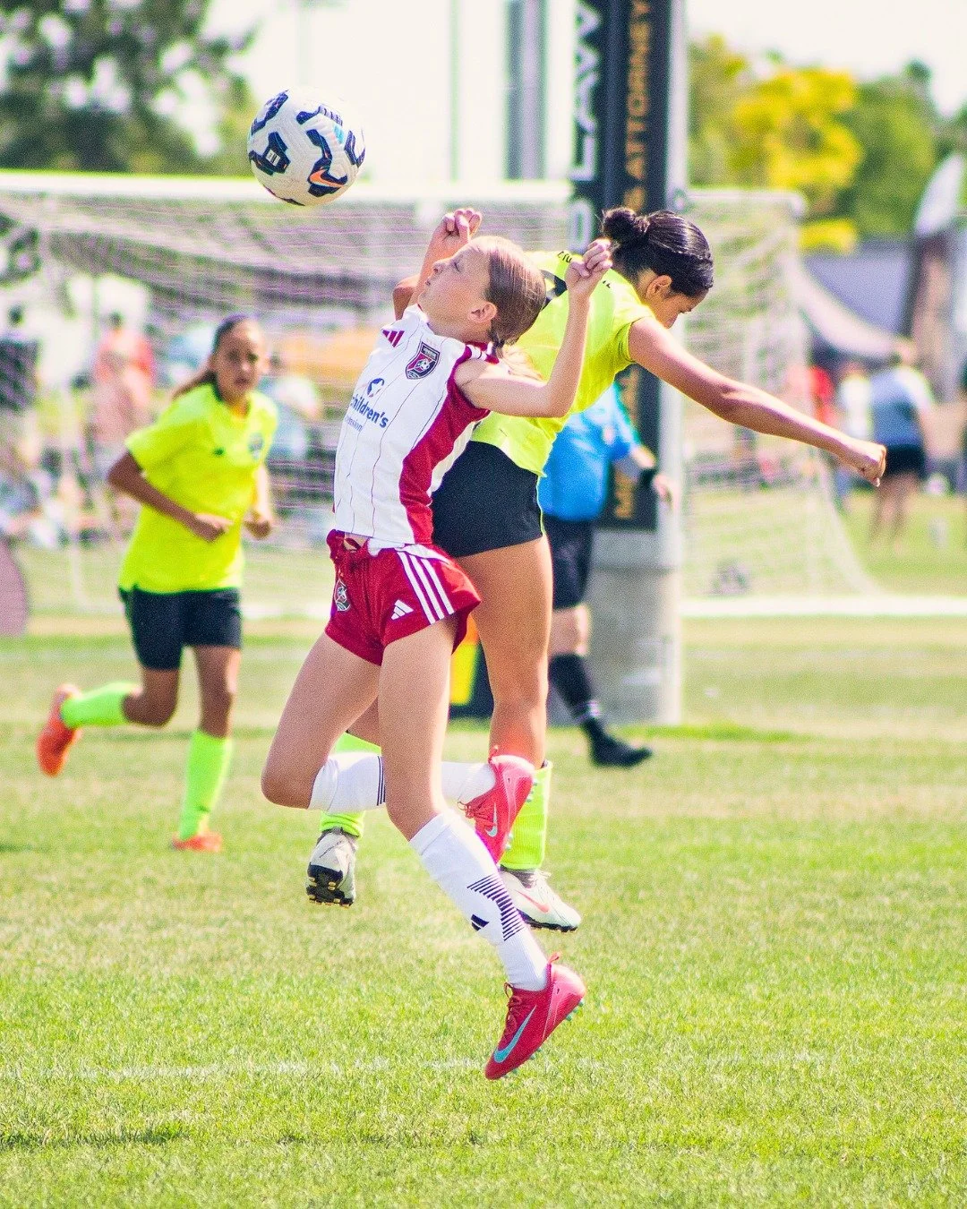 Looking up with our 2012 Girls staying focused! 😤 Keep it up!  #WeAreLonestar #GirlsSoccer #SoccerActionShots