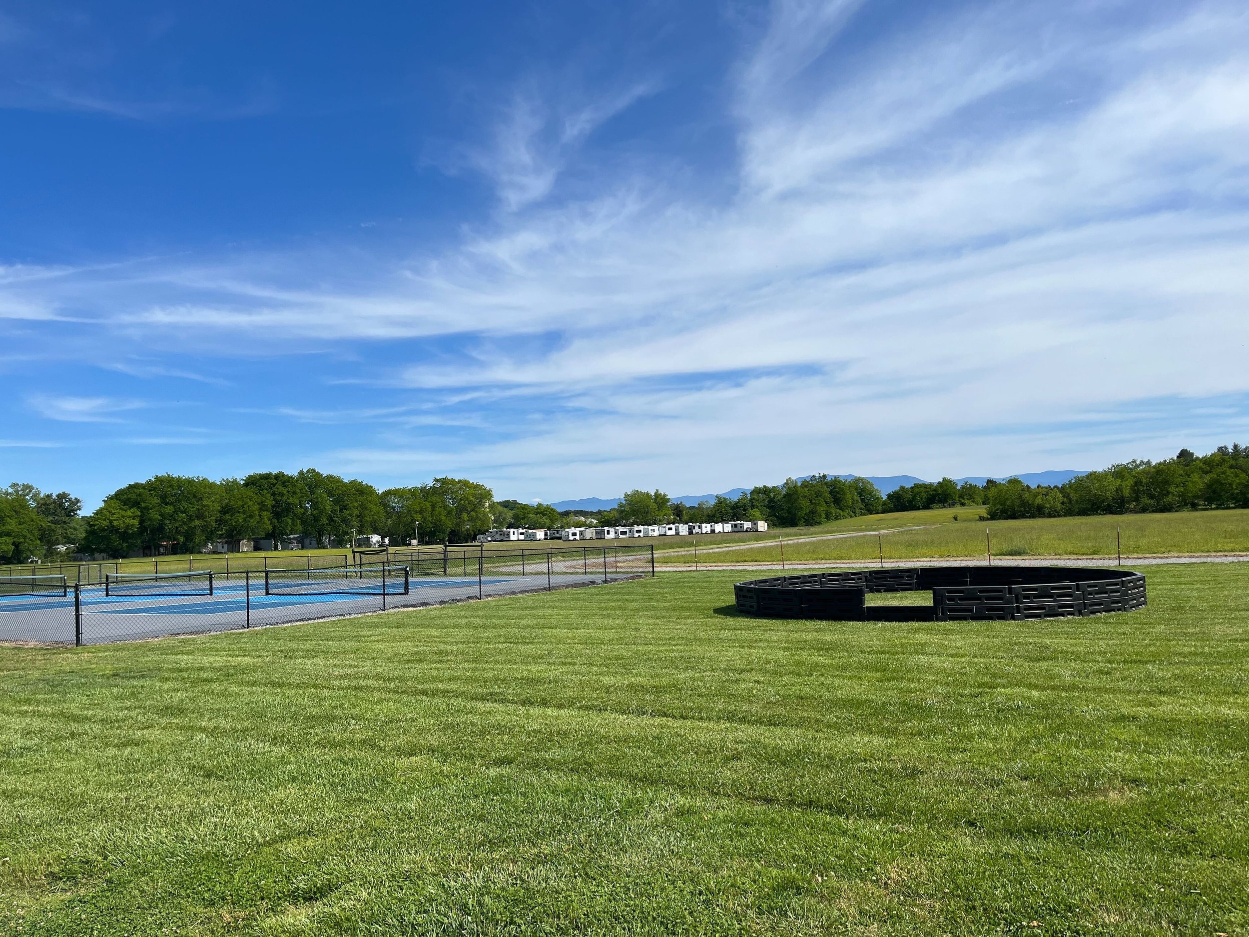 Sevierville, Tennessee, Pigeon Forge, Smoky Mountains, Rv Park & Resort, RV Campground, Cabins, Riverside, Little Pigeon River, Pool, Walking Trail, Pickleball, Bathhouse, Gaga Ball, Family friendly,