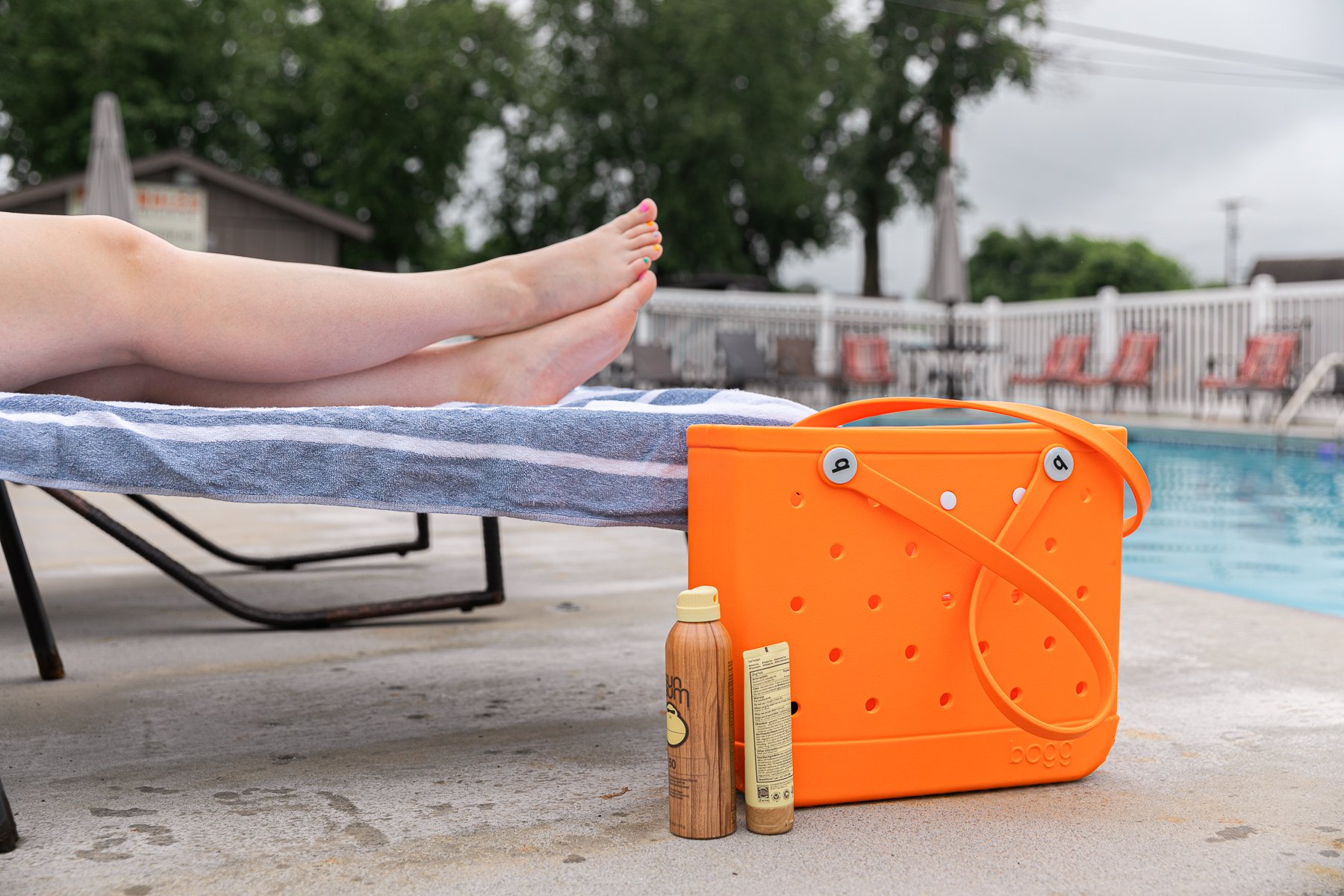 Sevierville, Tennessee, Pigeon Forge, Smoky Mountains, Rv Park & Resort, RV Campground, Cabins, Riverside, Little Pigeon River, Pool, Walking Trail, Pickleball, Bathhouse, Gaga Ball, Family friendly, Laundry Room, Washer and Dryers, Pickleball Courts