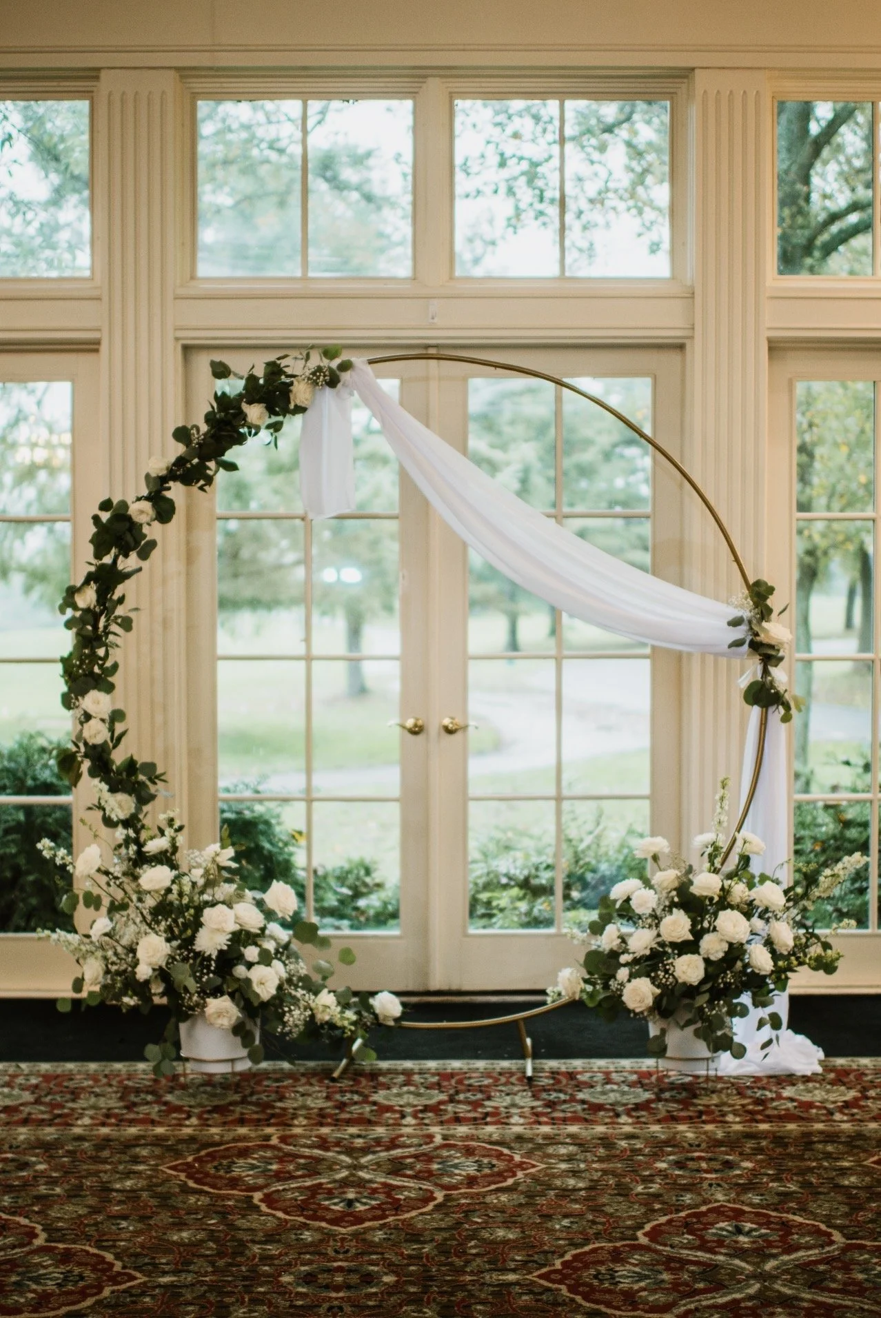 Ring Arch 
Color: Gold 
Size: 
Price: $30 to rent