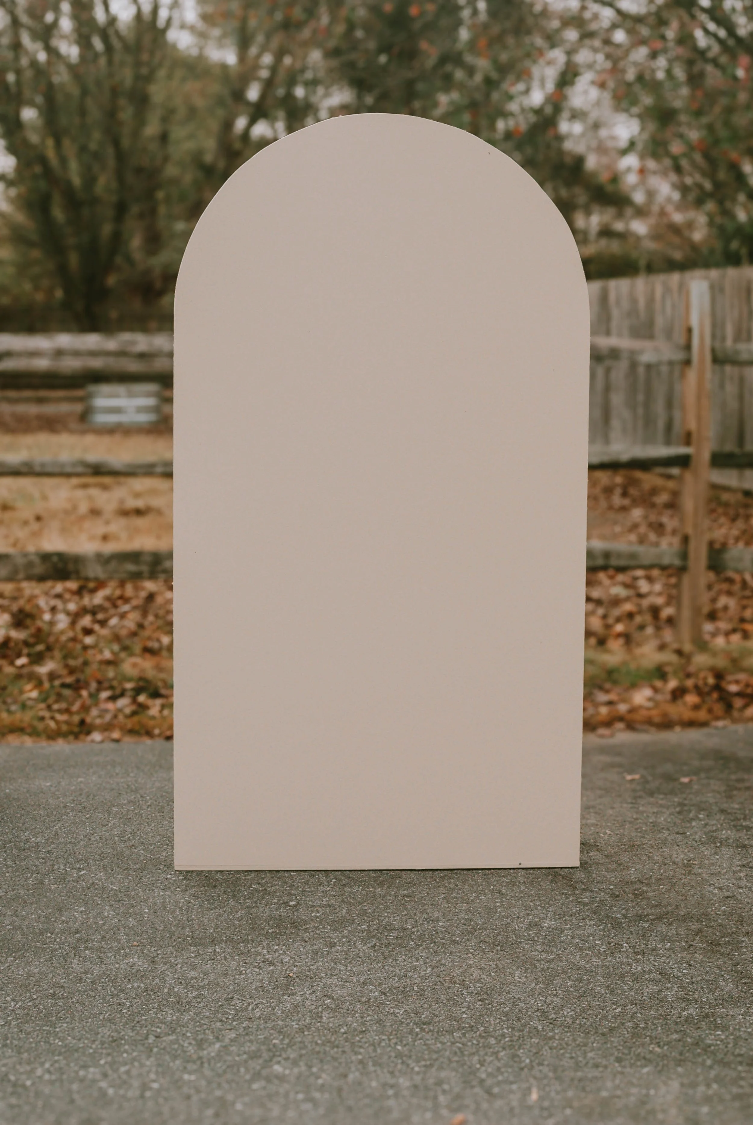 6FT Arch
Size: 6FT by 3FT
Color: Can be painted any color from our color list. 
Price: $60 to rent
Quantity: 2 Available