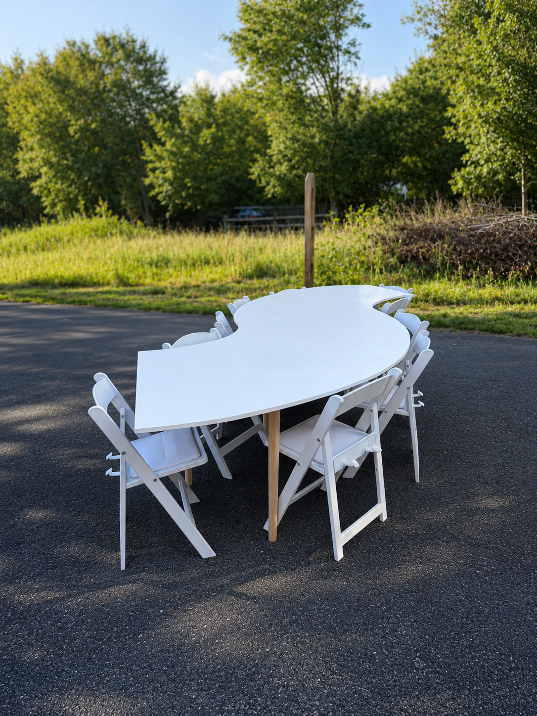 Kids Serpentine Table w/ Kids Chairs
Color: White w/ wood legs
Quantity: 1 Table, 10 Kids Chair
Price: $100 to rent table - $5 per Chair