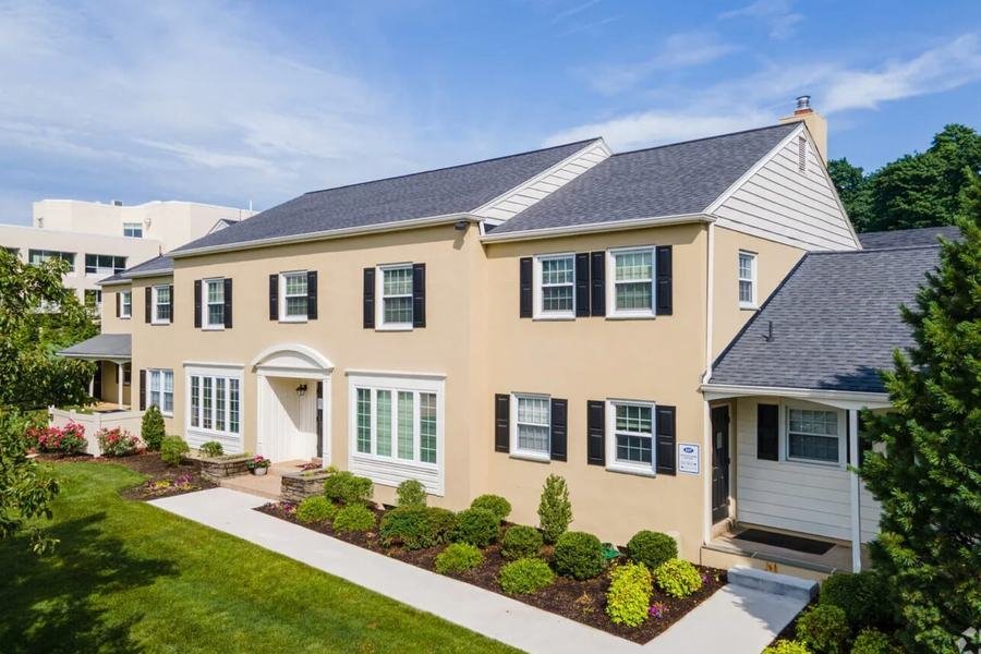 237 Lancaster Avenue, Suite 253