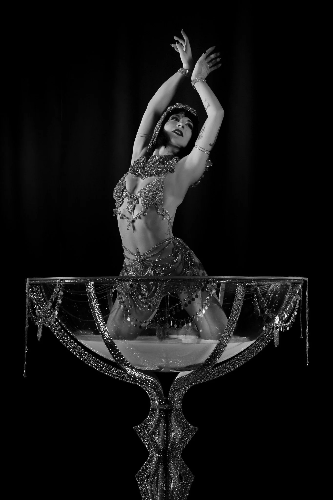 Burlesque Fine-Art Porträt Martiniglas Fotostudio Fotografin Hamburg Frauenfotografie JGA-Fotografie