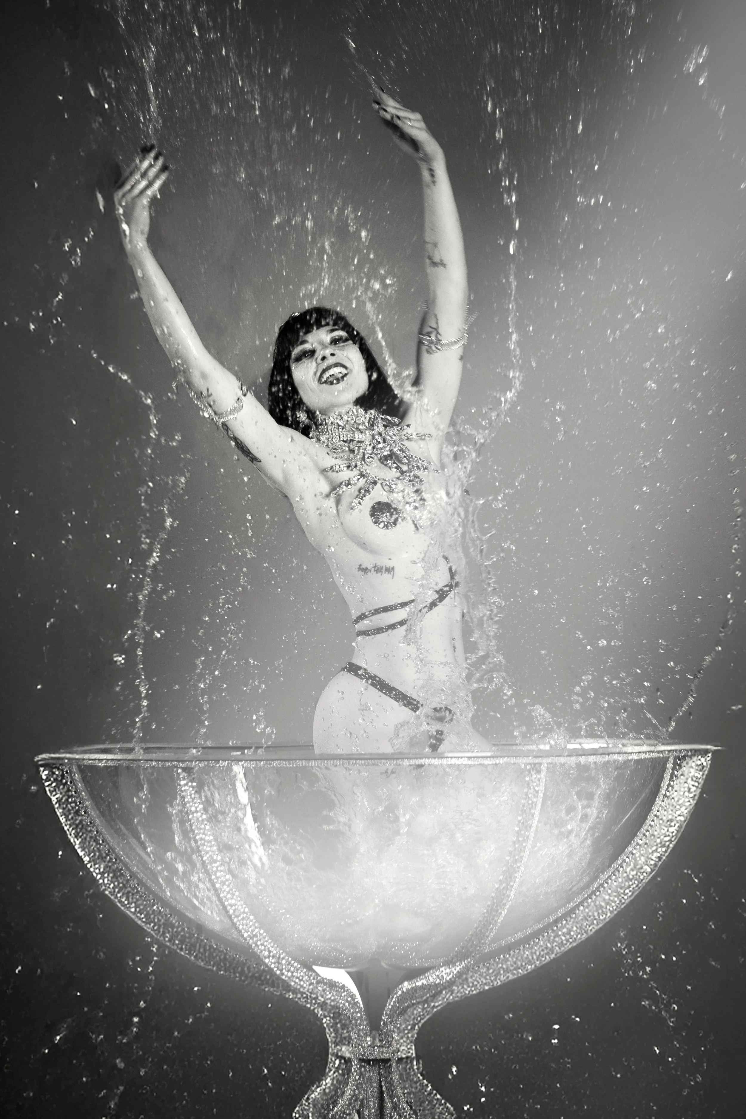 Burlesque Martiniglas Fotostudio Fotografin Hamburg Frauenfotografie JGA-Fotografie