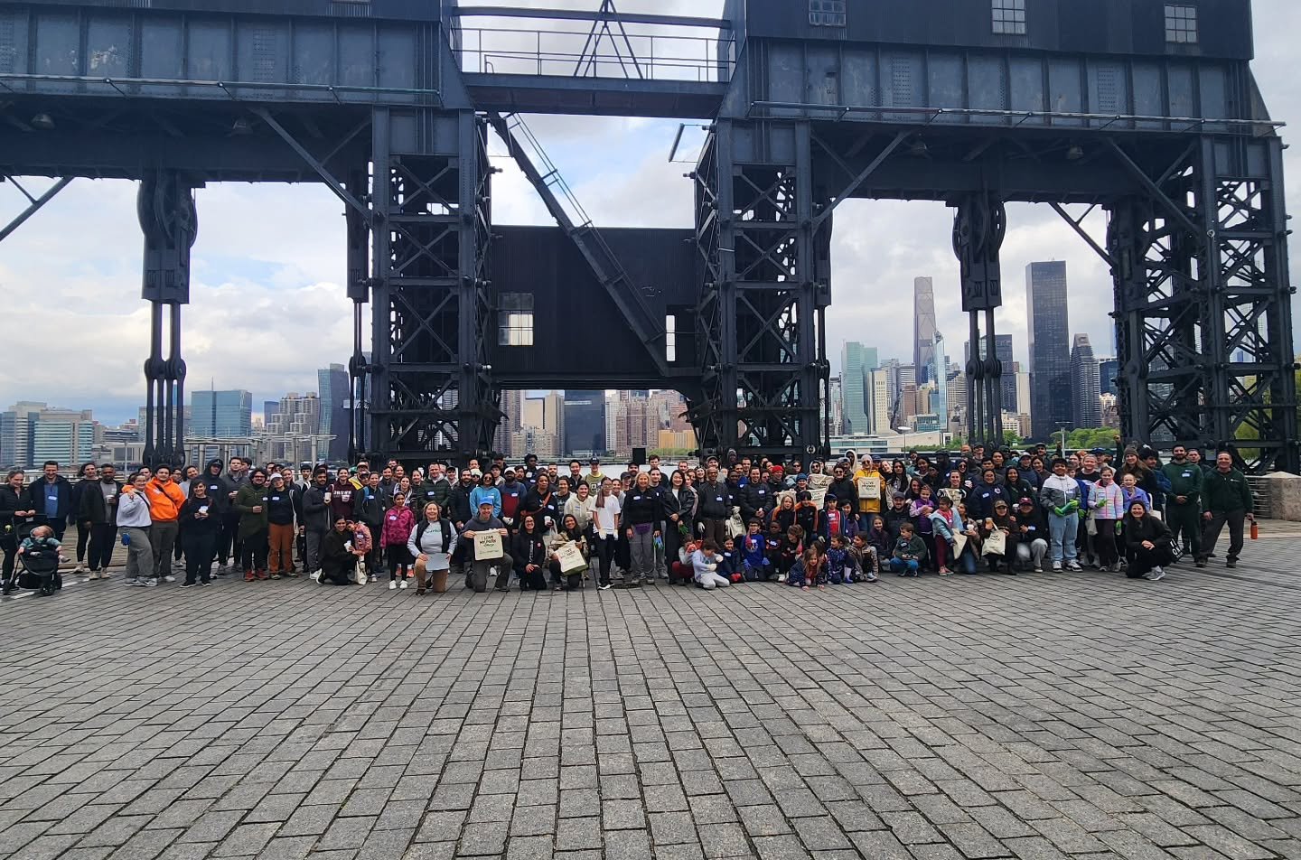 Thank you to the 158 volunteers who joined us in Gantry Plaza State Park today for I Love My Park Day, organized by @parkstrailsny! They helped with planting, cleaning up the dog run, spreading mulch, helping at the school garden, and removed 298 bag