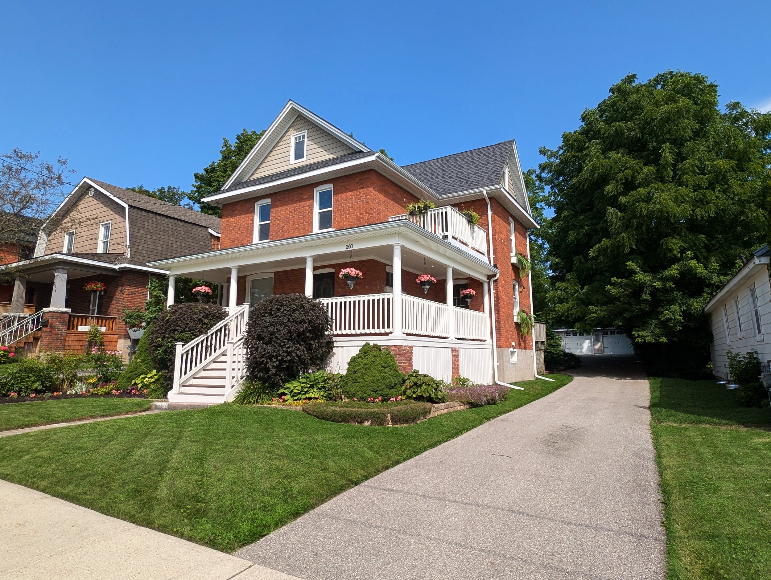 260_Colborne_Front4.jpg