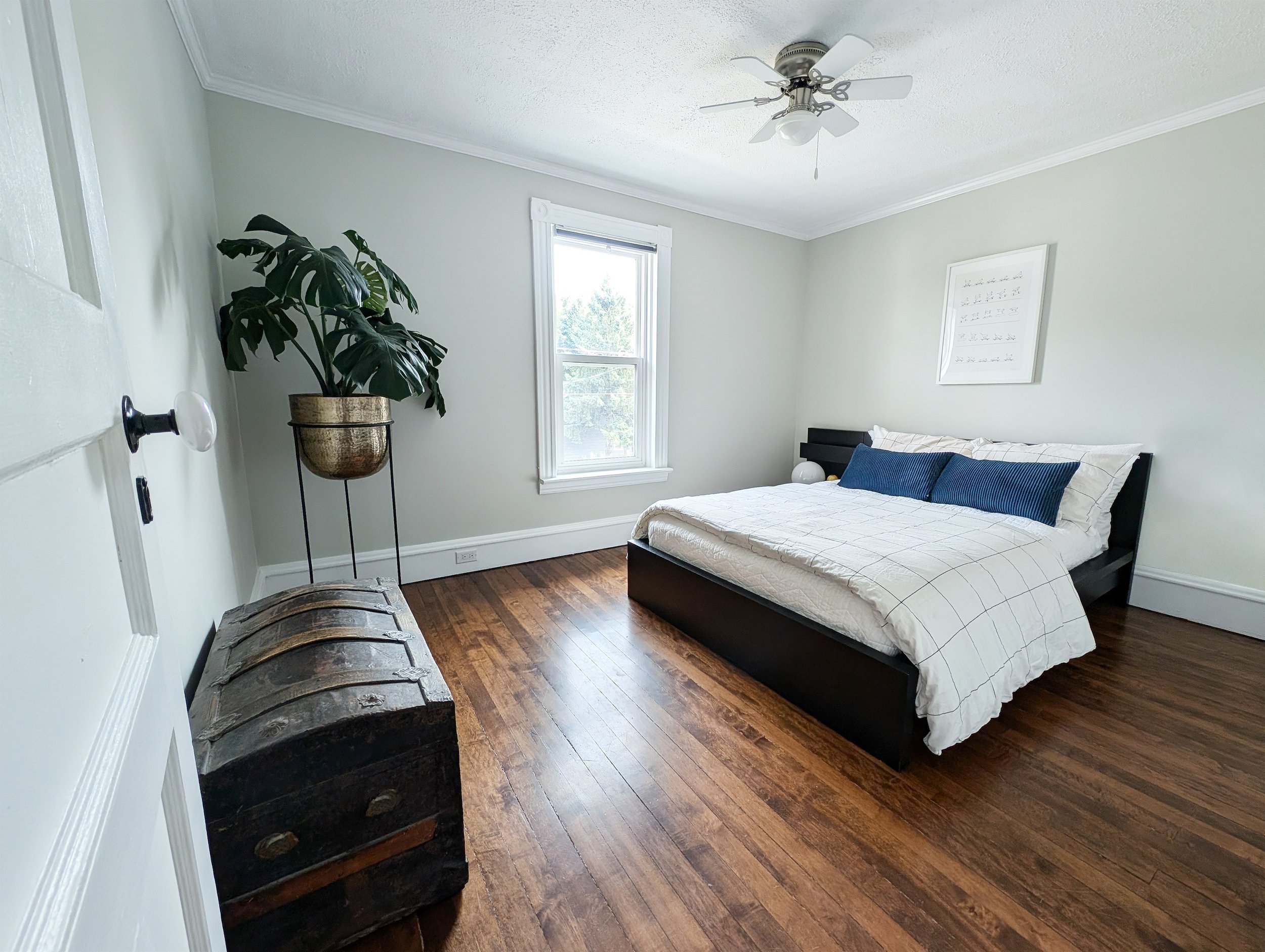 260_Colborne_Bedroom2.jpg