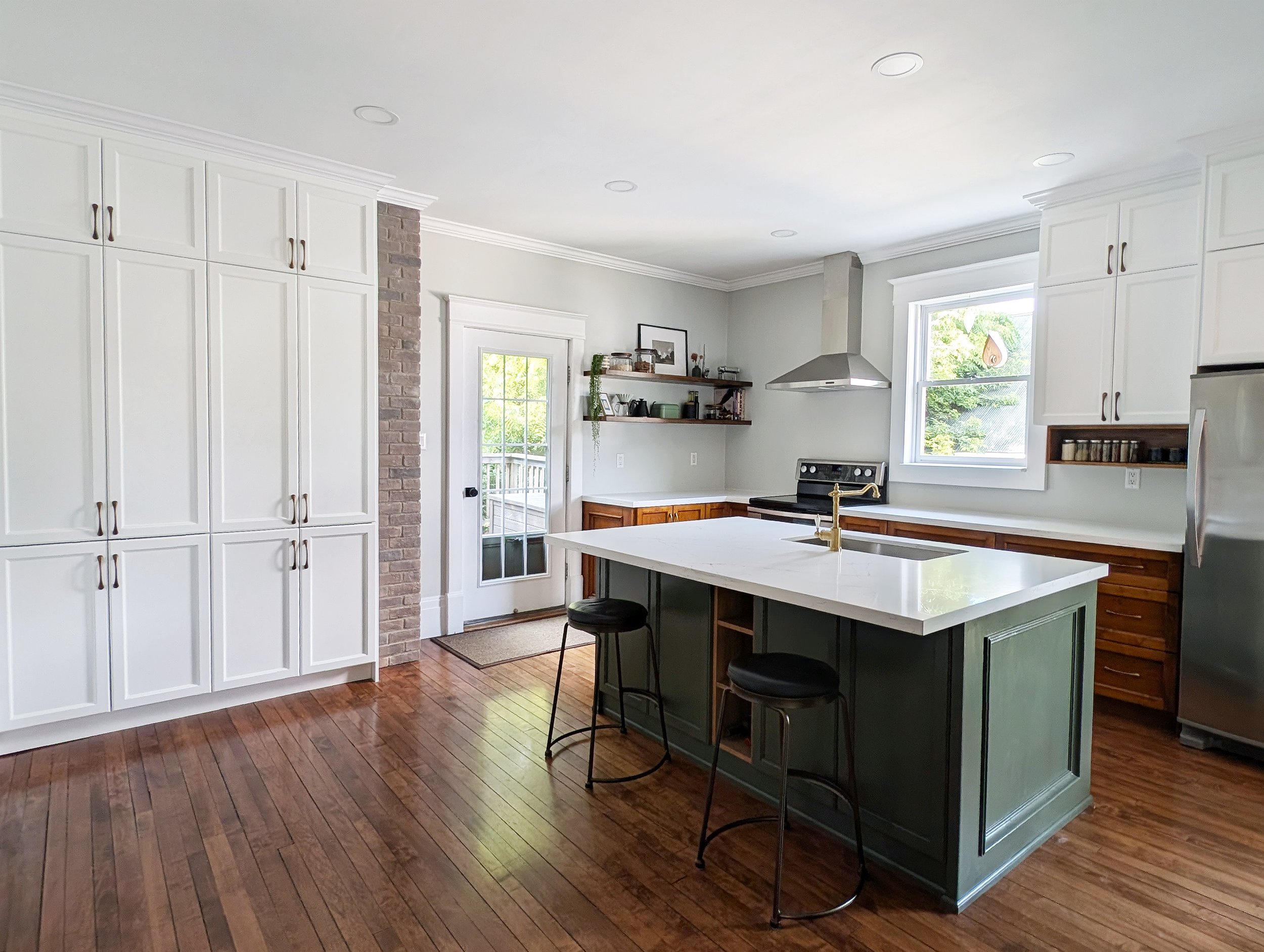 260_Colborne_Kitchen1.jpg
