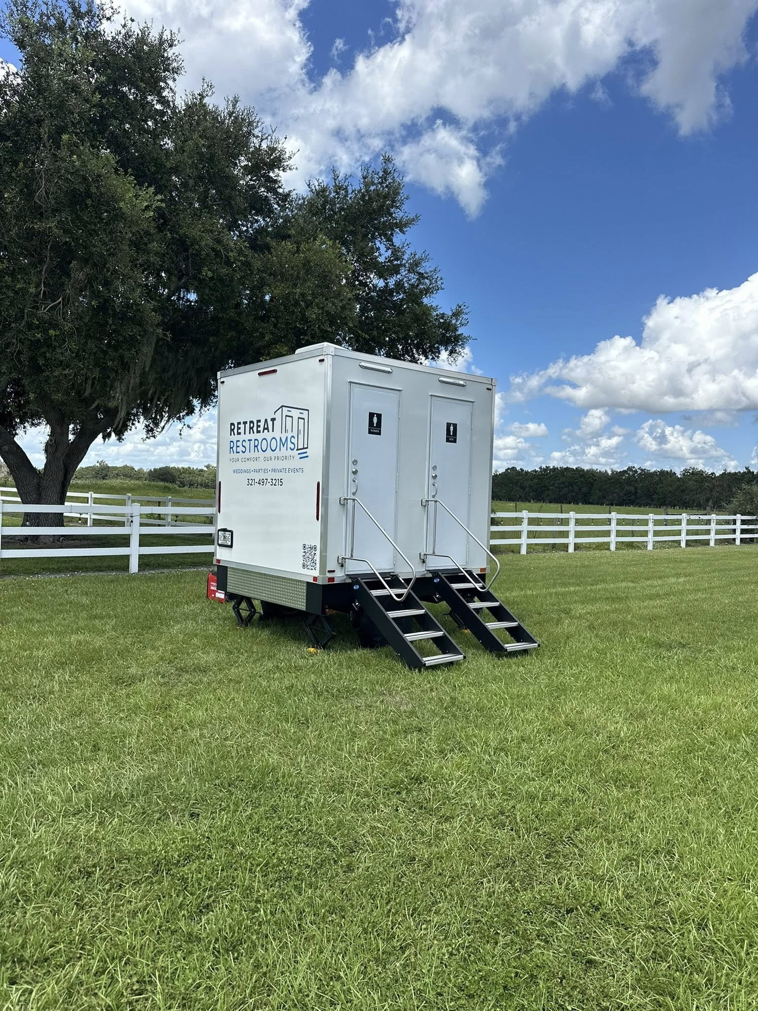 mobile-wedding-restroom-rentals-clinton-illinois