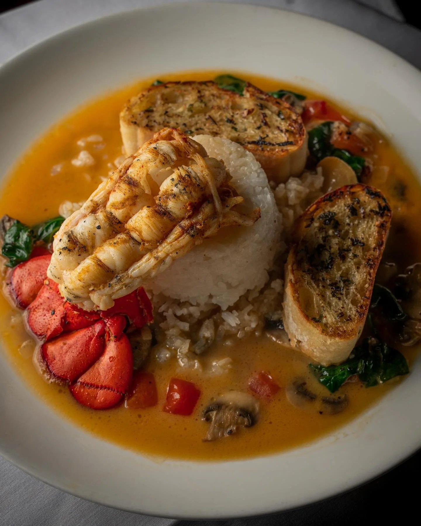 Dining Specials!
Entree Special- Lobster Florentine
Appetizer Special- Fish Tacos