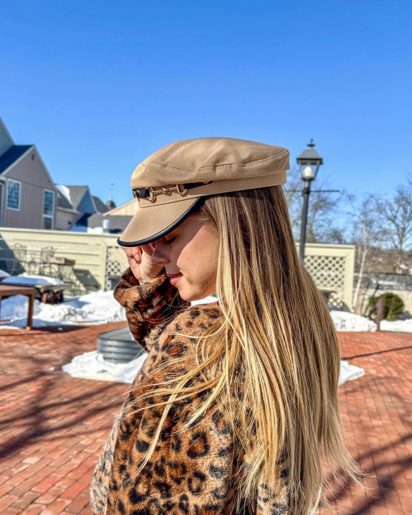 Proof that sunny-day accessories can still feel chic ☀️
We&rsquo;re loving this cap for adding a polished edge to everyday looks. It&rsquo;s perfect for errands, brunch, or just feeling put-together.

Come try it on at Fox &amp; Holly and see how one