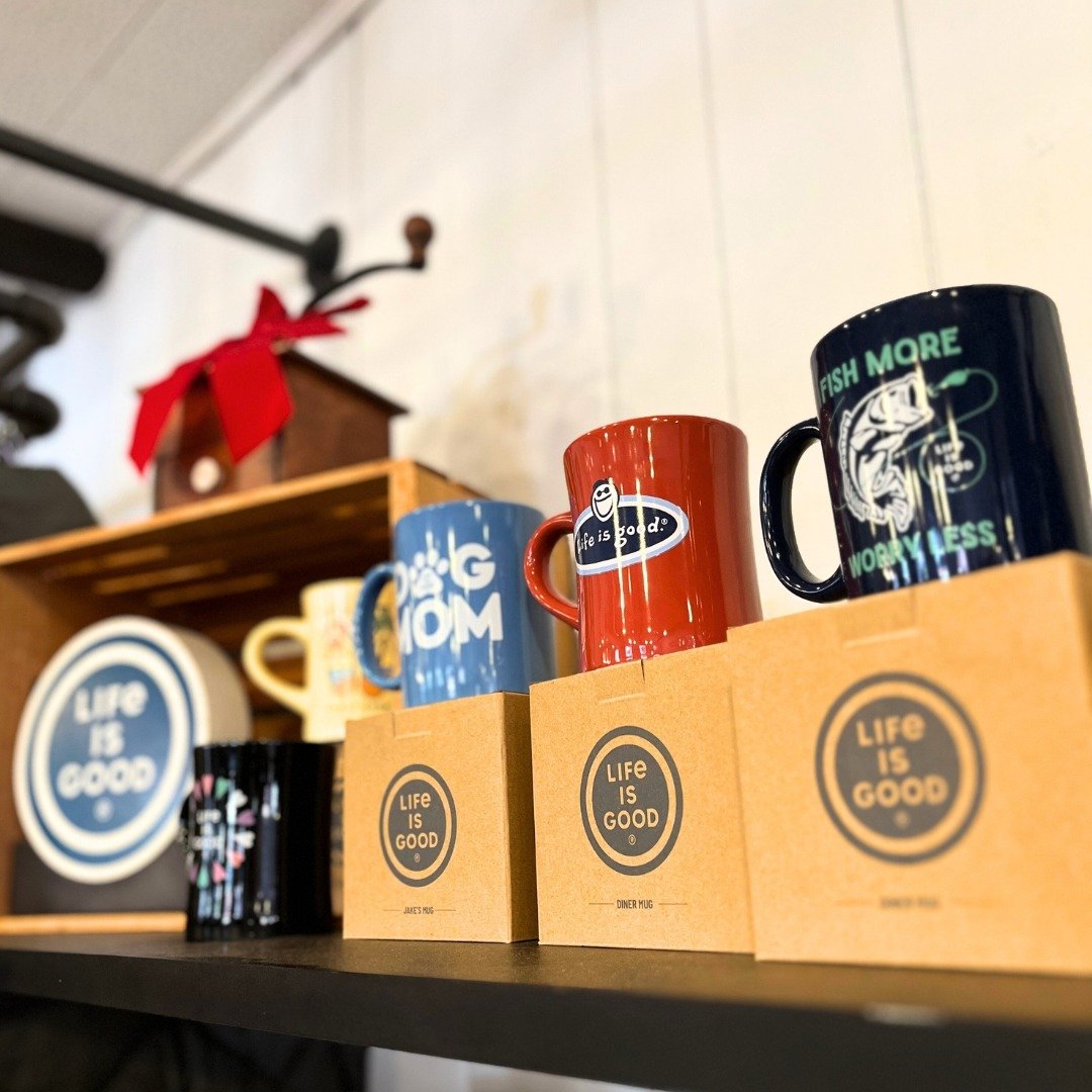 It's #NationalLookOnTheBrightSideDay &amp; Life is Good 💗
Count your blessings &amp; cozy up with a cup of coffee in your favorite LIG mug ☕

#peddlersvillage #peddlersvillagepa #lahaskapa #lahaska #buckscounty #buckscountypa