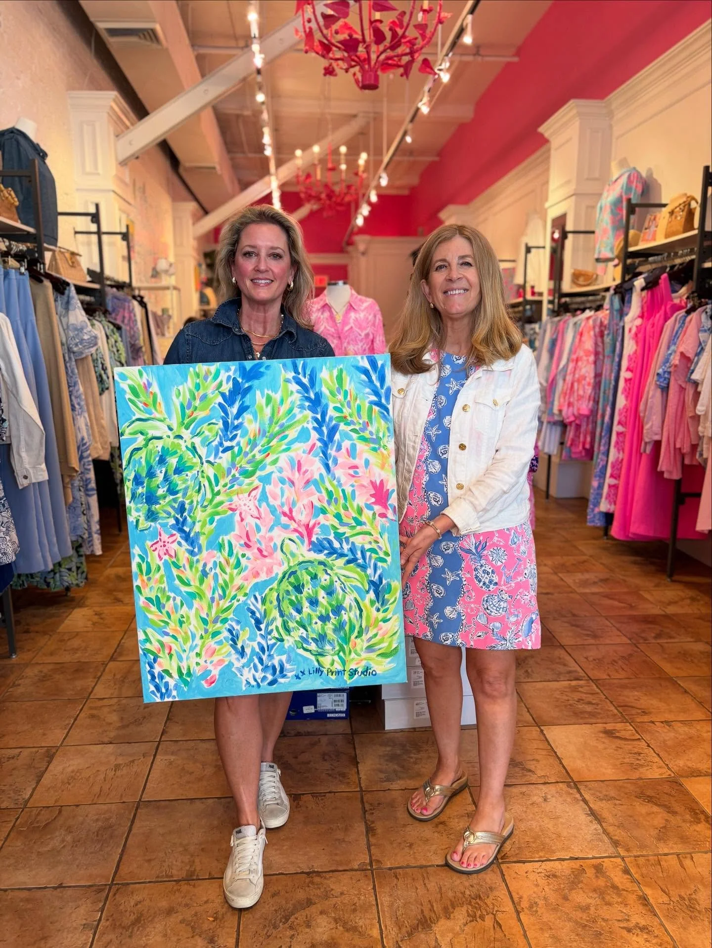 Congratulations, Amy! We&rsquo;re thrilled you won our giveaway and can&rsquo;t wait to hear where you choose to hang your new Lilly canvas! 💕 @romy1986

For everyone hoping to win next time, stay tuned&hellip; we&rsquo;ve got something special comi
