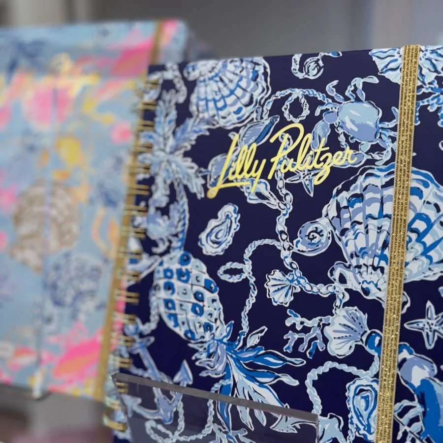 Start the school year in style 🌸📚 &mdash; Back to school necessities begin with a Lilly Pulitzer planner! ✨ Multiple prints to choose from &mdash; shop now at The Pink Crab! ✍️💕

#thepinkcrab #lillypulitzer #planner #backtoshool #organized