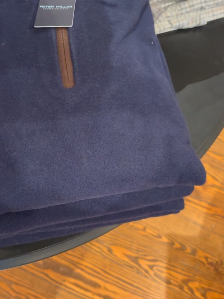 Ahhhh cashmere! Cashmere has arrived for both men and women: sweaters from @petermillar for men, and sweaters from @kinrosscashmere for women, plus beautiful cashmere gloves too!
#cashmere #wilmington #kennett #premiumclothing #shopsmall #localbusine