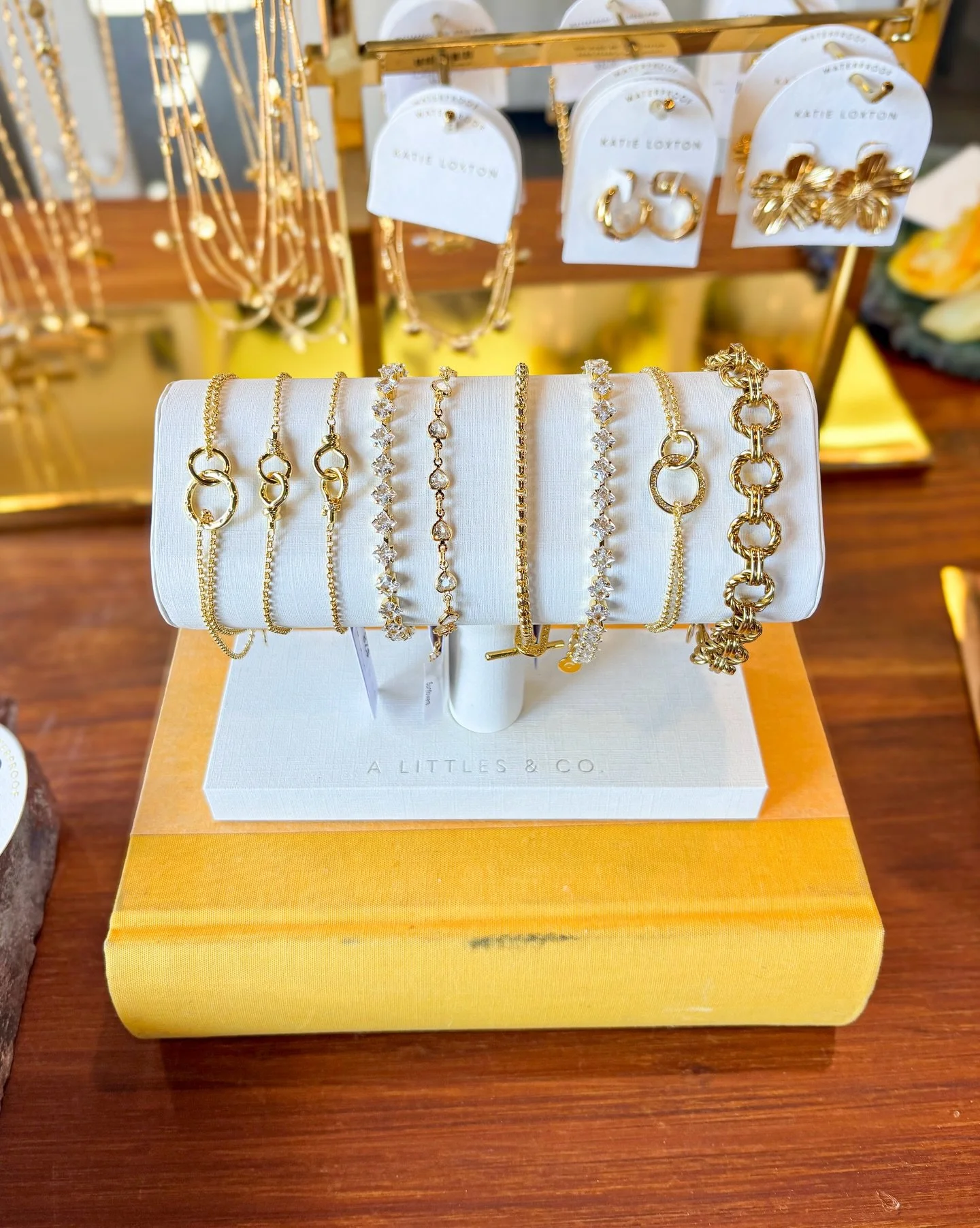 Stacked, styled, and ready for summer ✨

Our gold bracelets are the perfect finishing touch to any look.

#sunflowersboutique #alittlesandco #katieloxton #goldbracelets #ɢᴏʟᴅᴊᴇᴡᴇʟʀʏ
