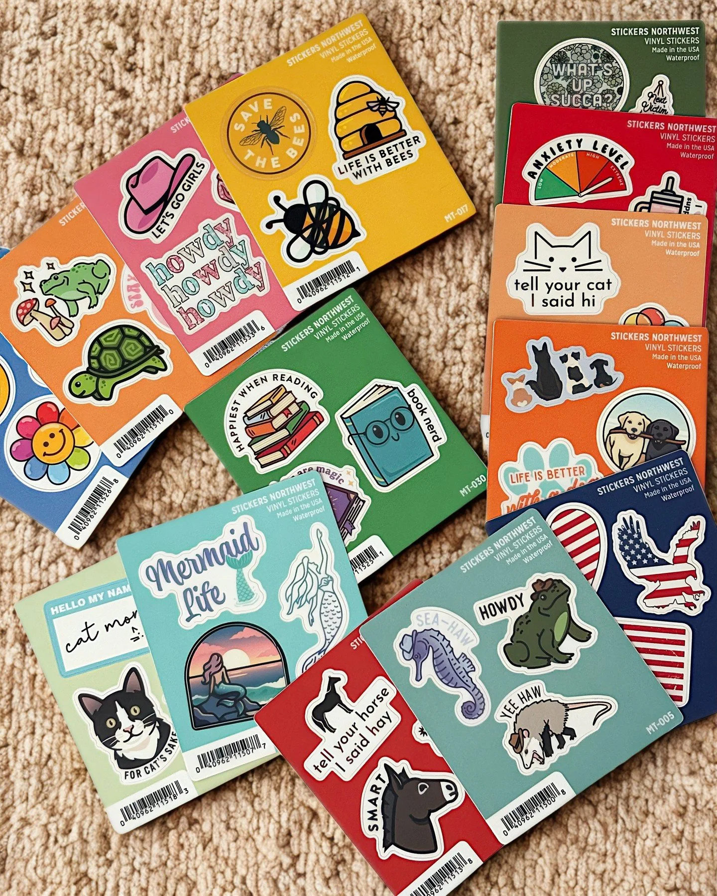 New stickers! 

Decorate your water bottle, laptop case, or notebooks with these adorable mini sticker packs from Sunflowers 🌻 

#MiniStickers #SunflowersBoutique #PeddlersVillage #GiftInspo #CuteStickers