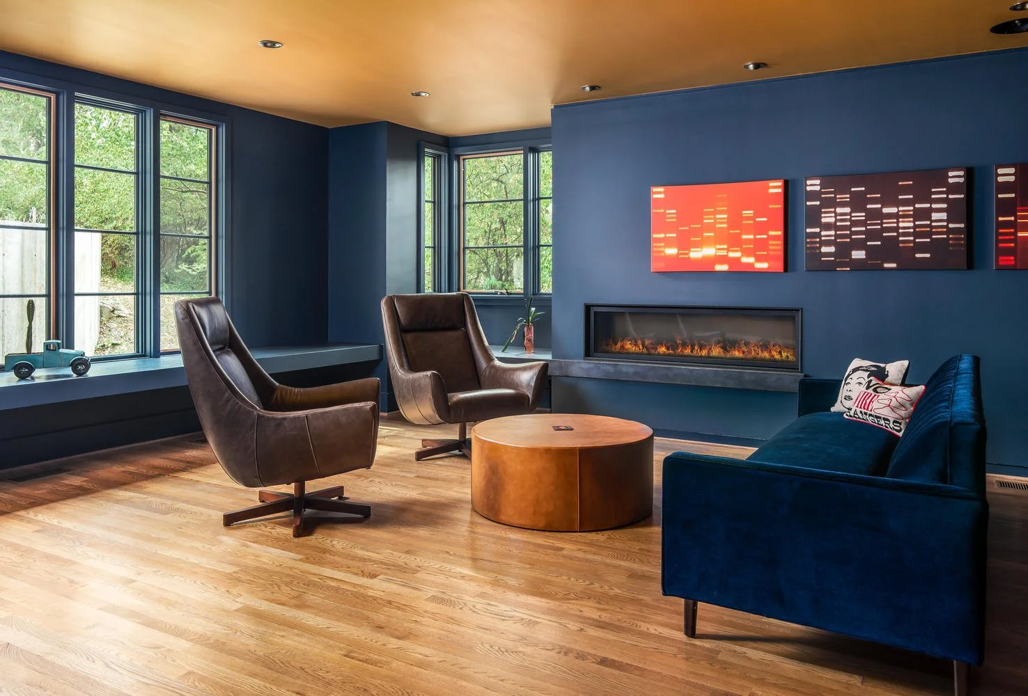 lounge 1.jpg