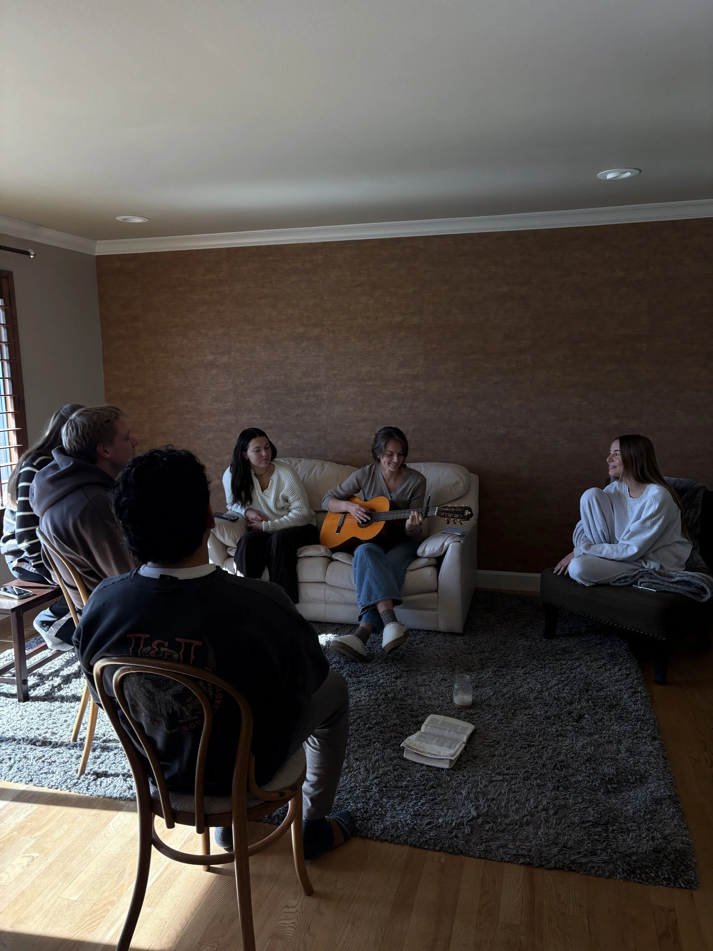 Pretour Living Room Gathering