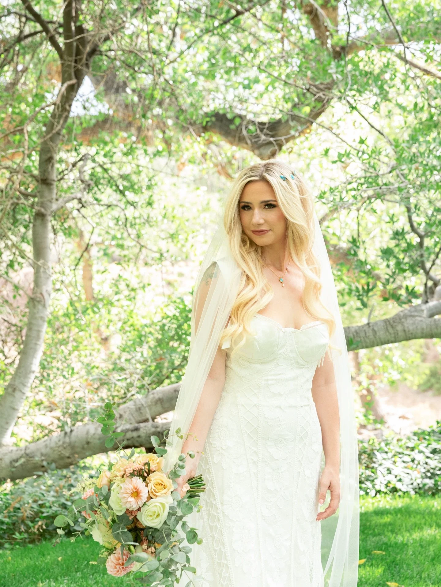 Details from Meghan &amp; Nick&rsquo;s gorgeous day at @vandicksonranch in Skull Valley, AZ 🌿☀️🌸 The whole day felt alive&ndash; the trees were so green, the sun was warm, and everywhere you looked there was family, laughter, and love! It was one o
