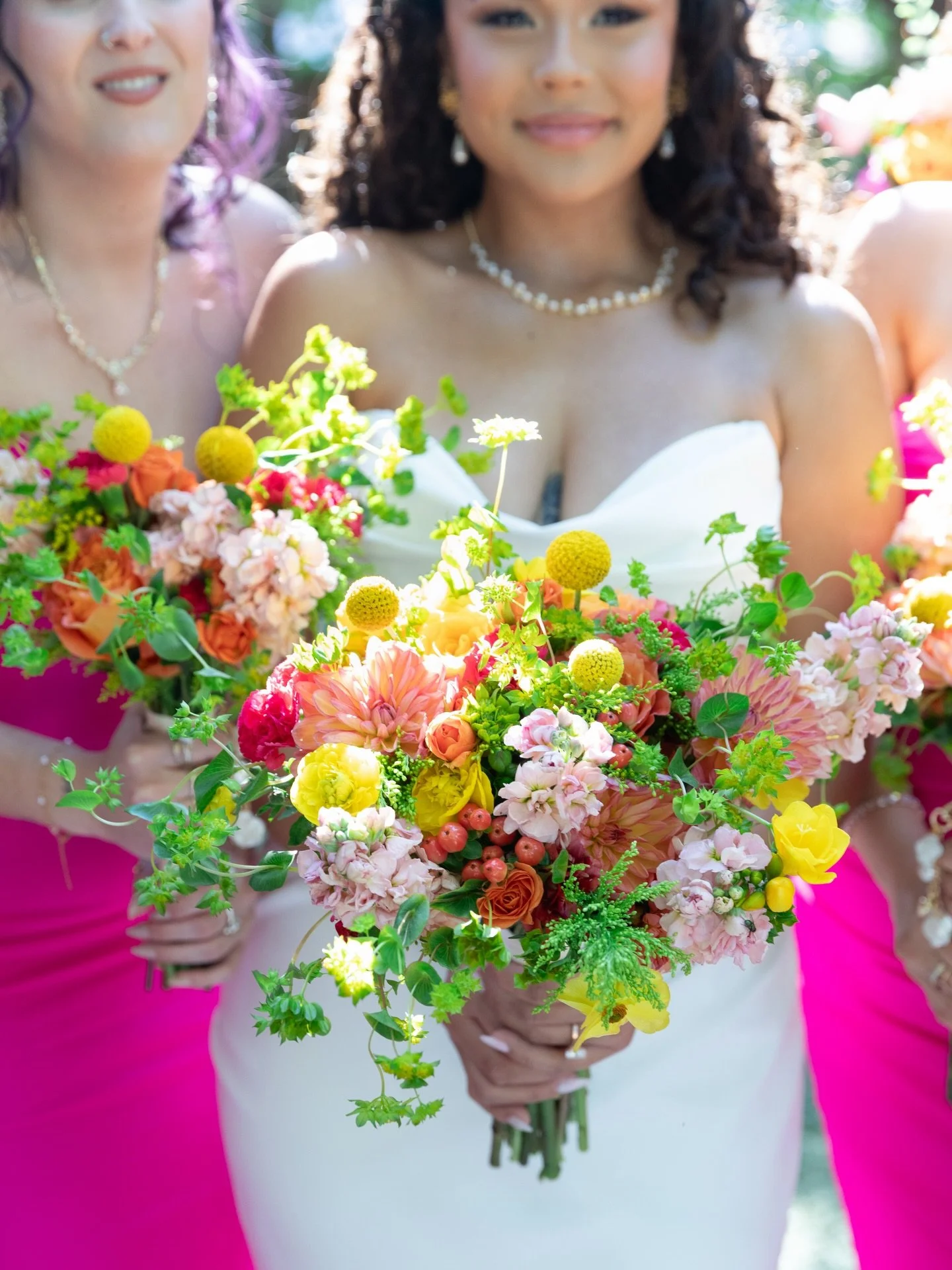 a pretty pop of color to brighten your morning💐✨🌸📸